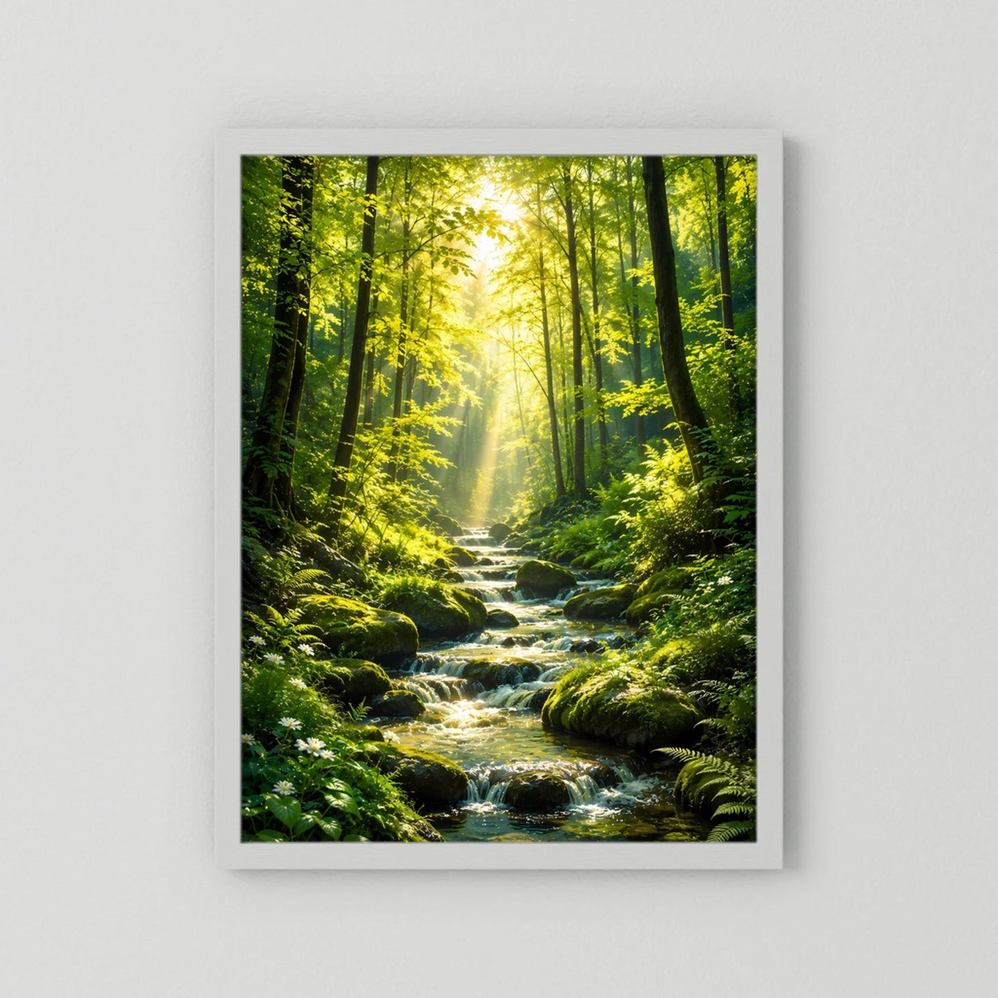 Hochformat-Poster Waldbach mit Sonnenstrahlen, im weißen Rahmen