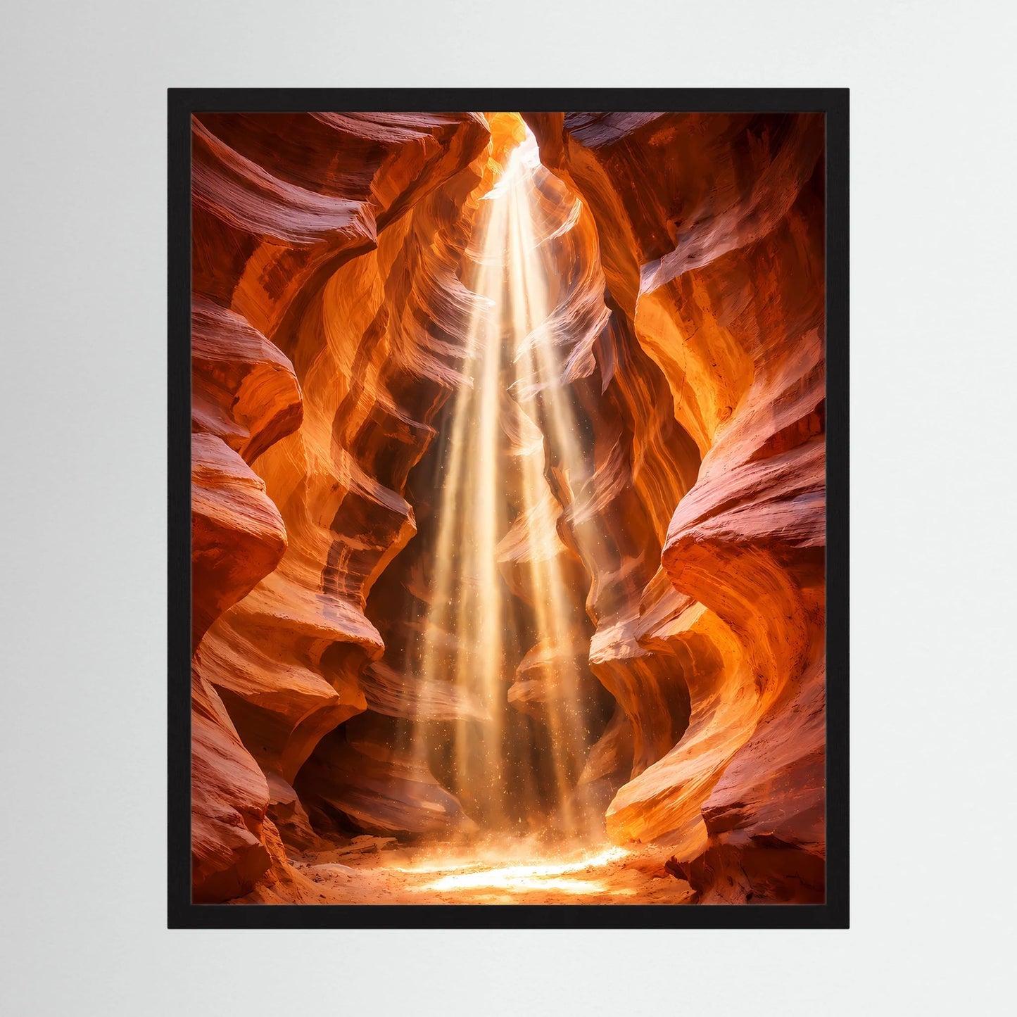 Gerahmtes Poster: orange-goldene Schlucht mit hellem Lichtstrahl und Felswänden