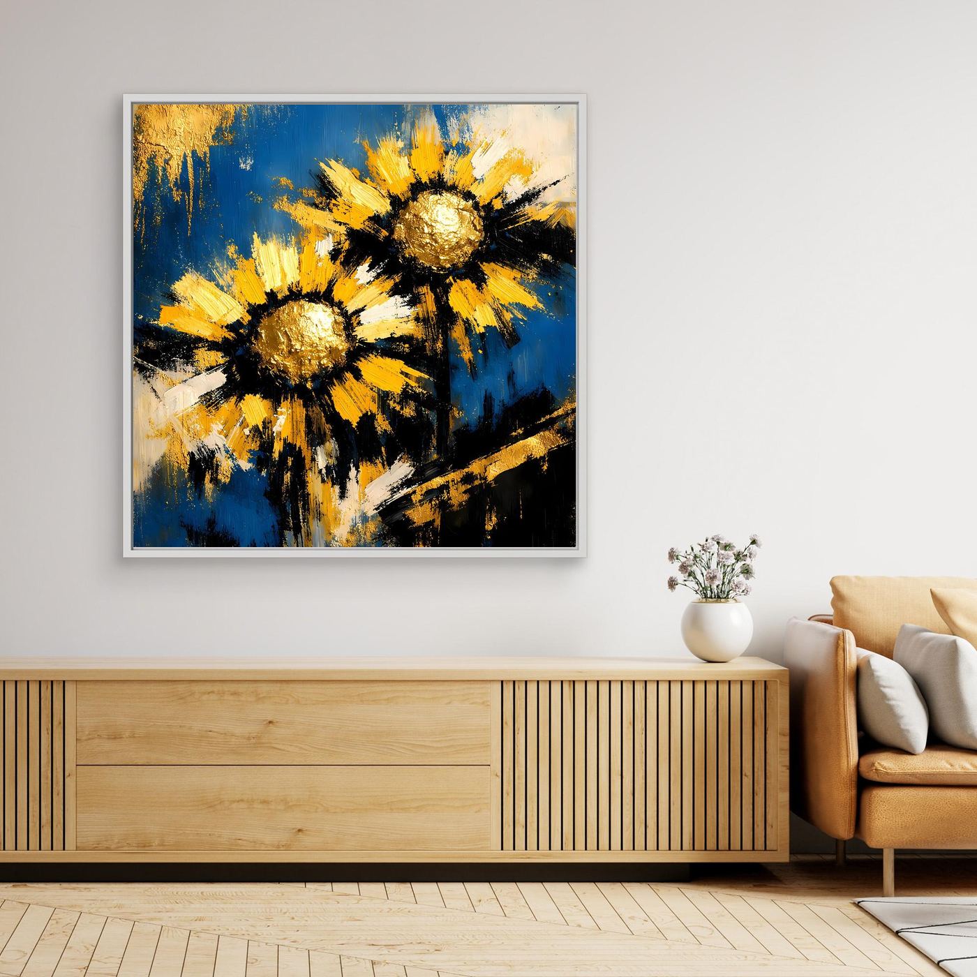 Wandbild mit abstrakten Sonnenblumen in Blau, Gelb und Gold, weißer Rahmen