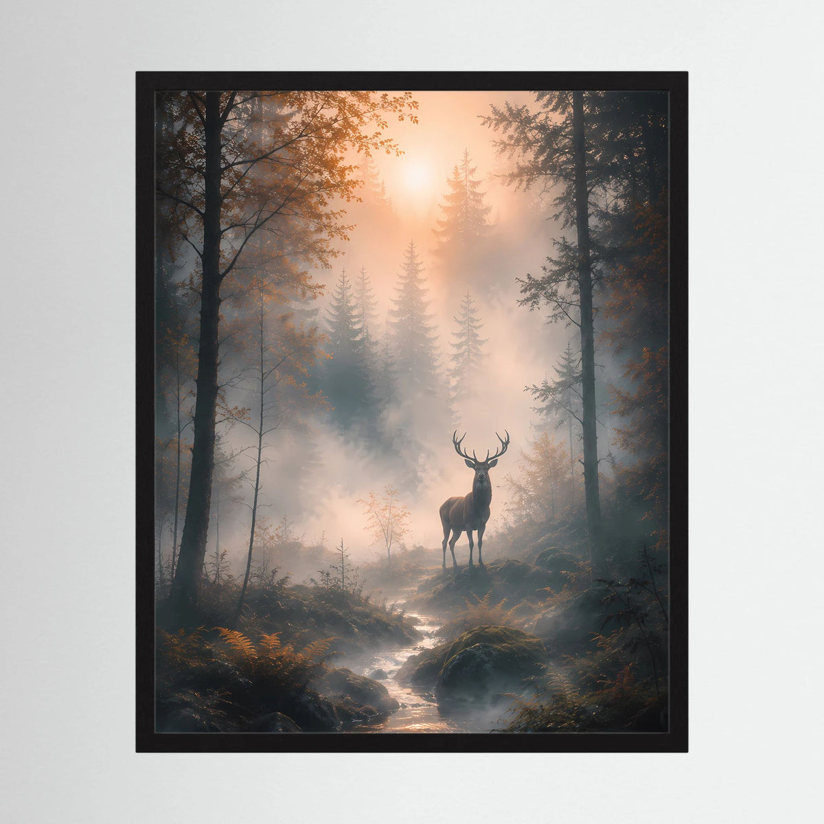 Hochformatiges Kunstposter mit Hirsch im Nebelwald, gerahmt in Schwarz