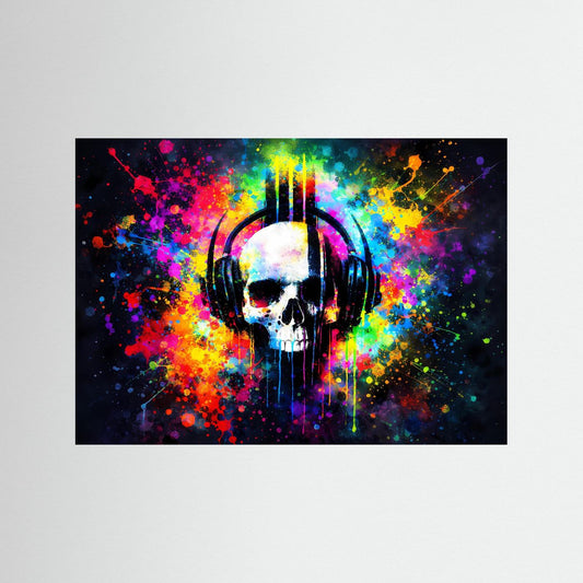 Wandbild mit Totenkopf in Kopfhörern im Pop-Art-Neonstil, querformatig, schwarz gerahmt.