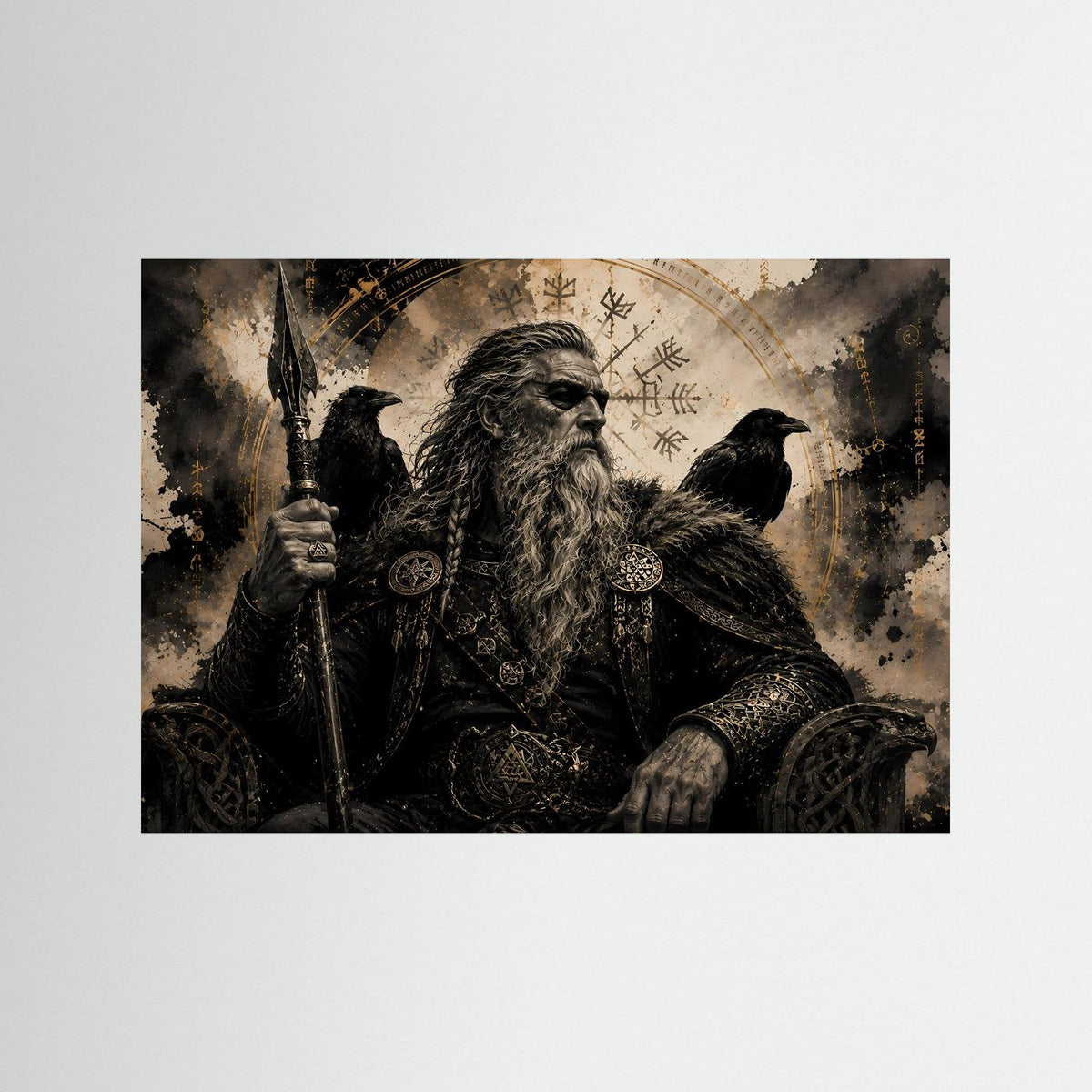 Querformat-Poster: bärtiger Wikinger-Rabenkrieger mit Speer und Runen, schwarze Holzumrahmung