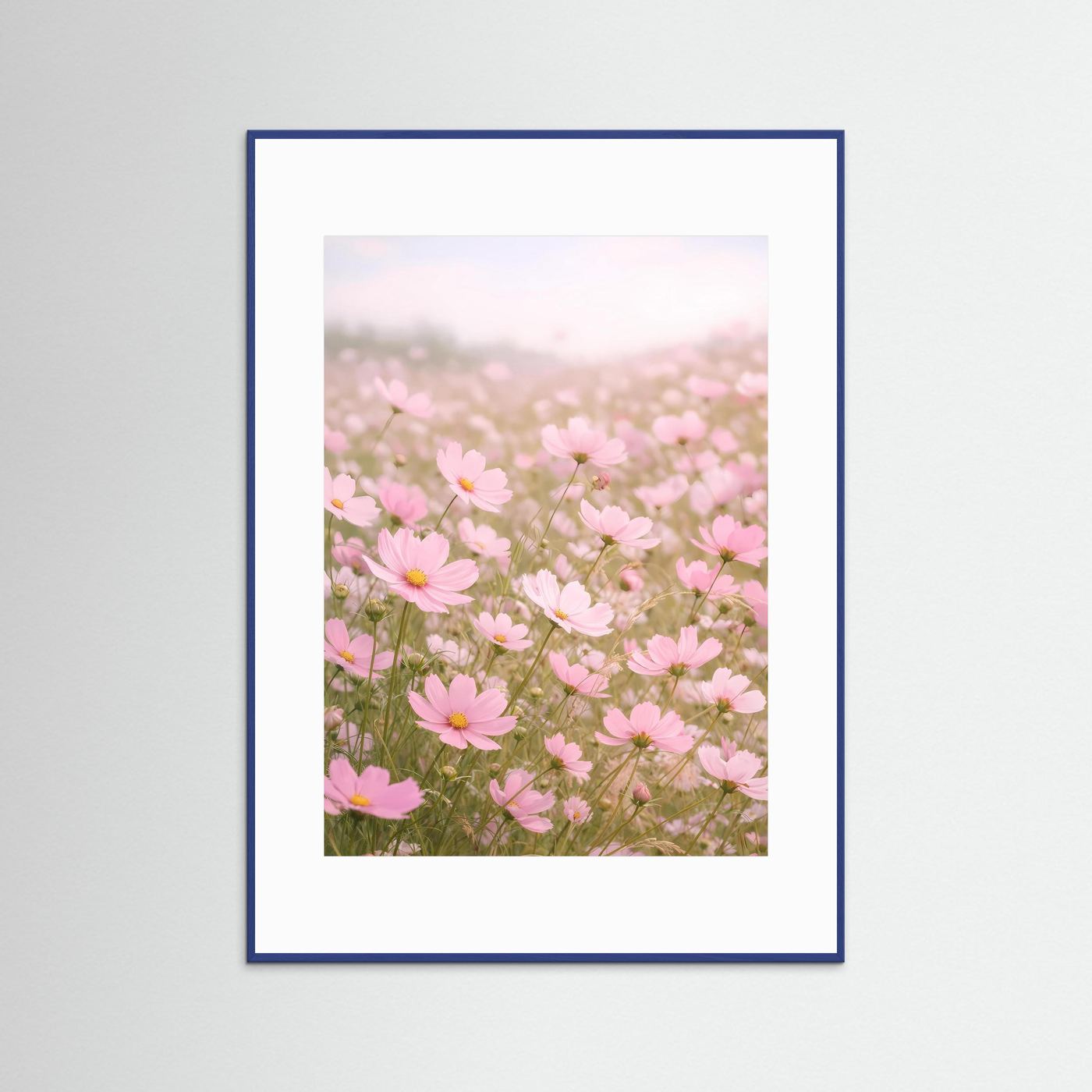 Hochformatiges Blütenposter mit rosa Kosmeen im blauen Rahmen