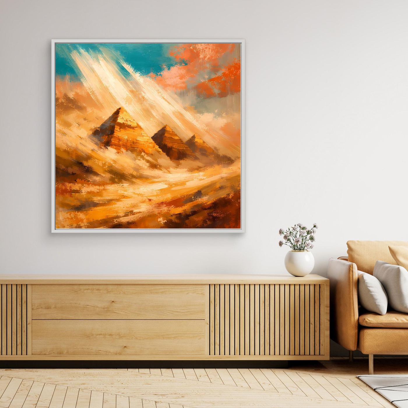 Abstraktes Leinwand-Wandbild mit Pyramiden, orangebraune Wüste, Sonnenstrahlen, silberner Rahmen