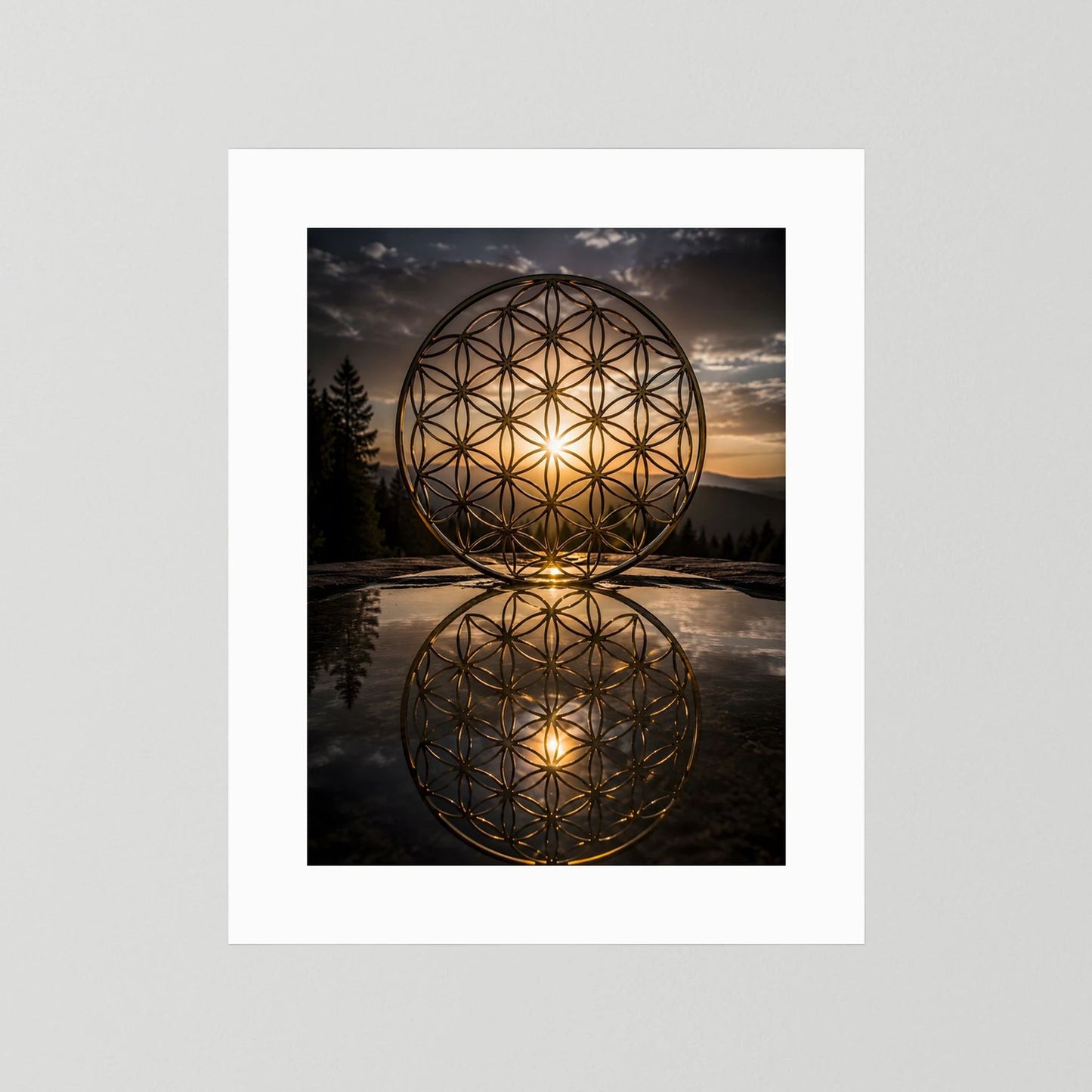 Poster mit goldener Blume des Lebens in zwei reflektierten Kreisen, weißes Passepartout.