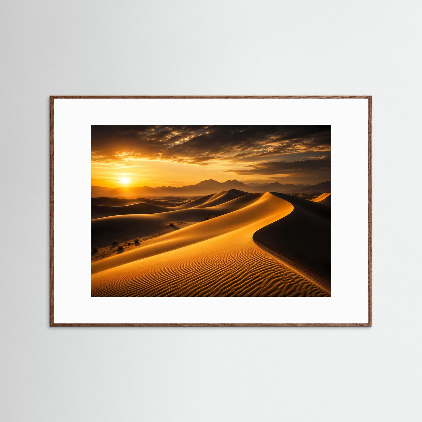 Poster mit goldenen Sanddünen im Sonnenuntergang, braun gerahmt, Querformat
