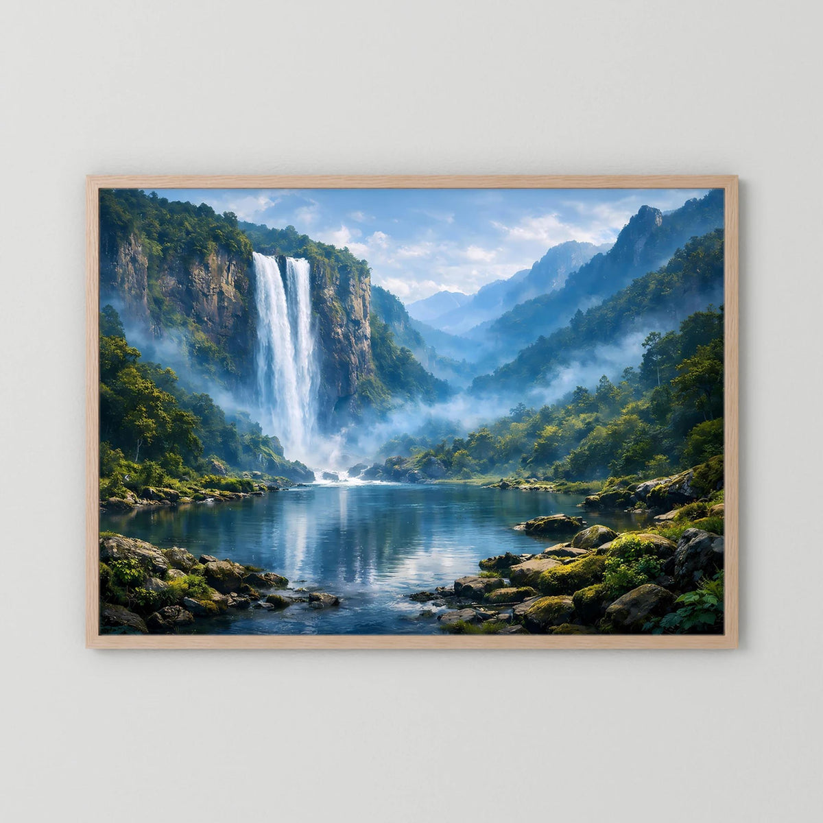 Wandbild im Querformat: Wasserfall im Bergwald, goldbrauner Holzrahmen