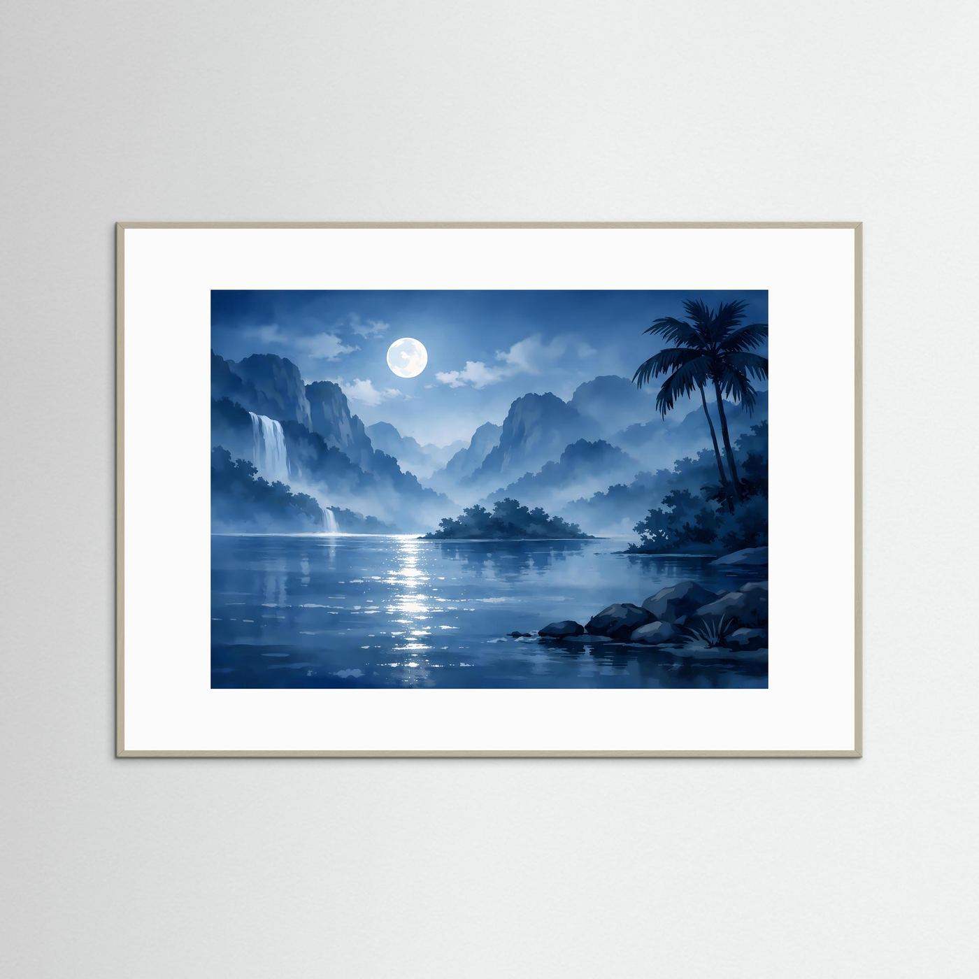 Gerahmtes Poster mit Mond über Bergsee, nebligen Bergen, spiegelndem Wasser und Palmen
