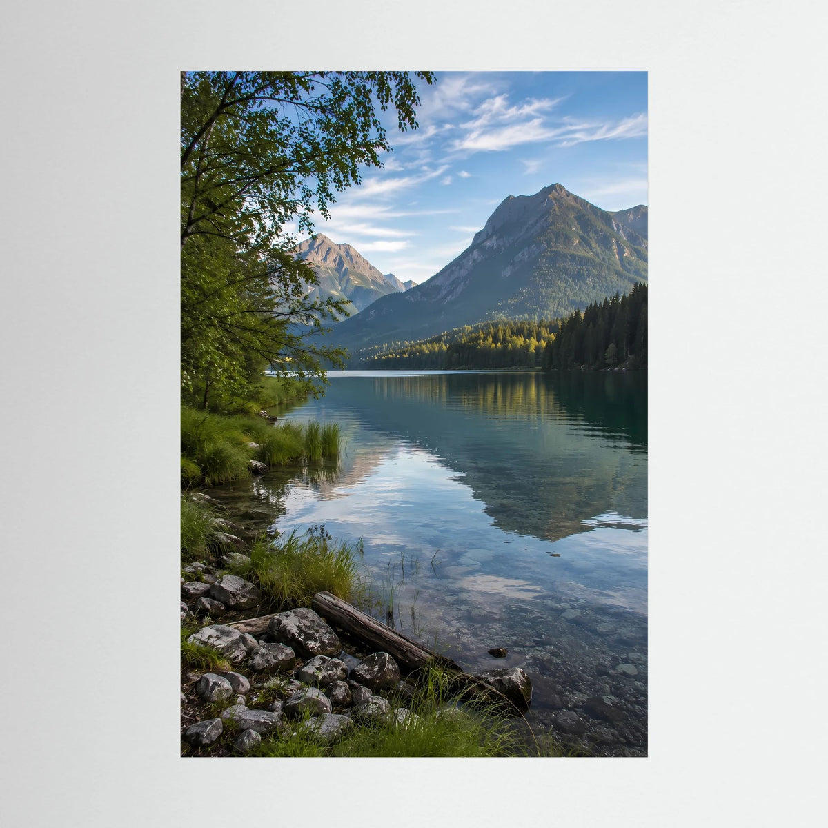 Hochformat-Poster mit Bergsee, spiegelndem Wasser und Gebirge am Ufer