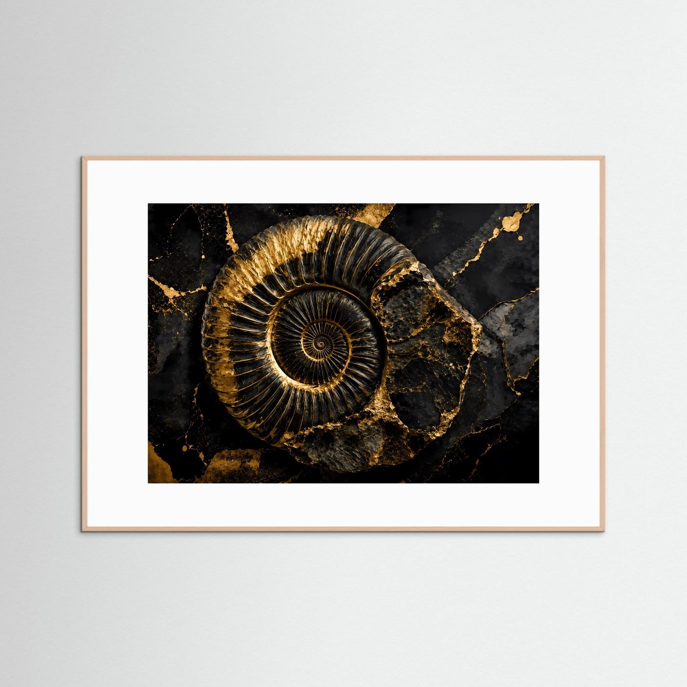 Querformat-Poster mit goldenem Ammonit auf dunklem Marmormotiv, braun-graue Rahmenleiste