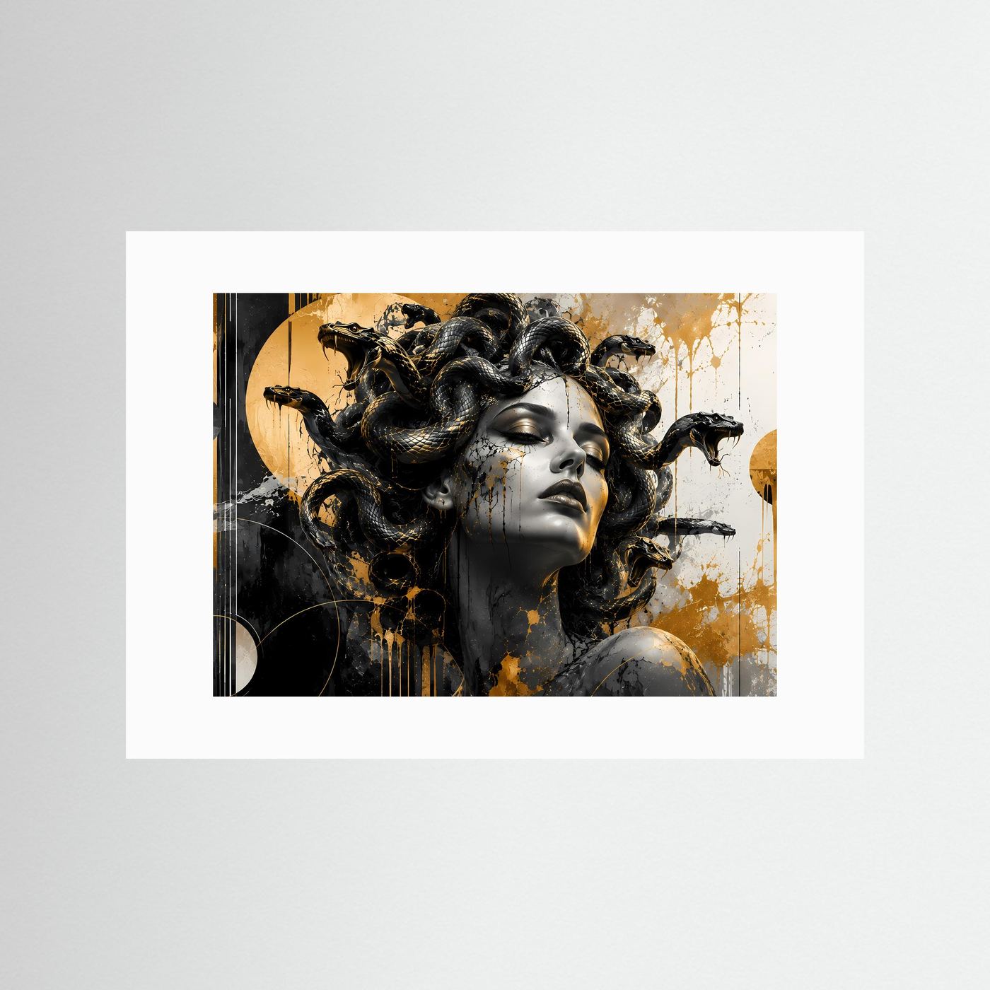 Medusa mit schwarzen Schlangen | Abstrakte Kunst in Schwarz & Gold