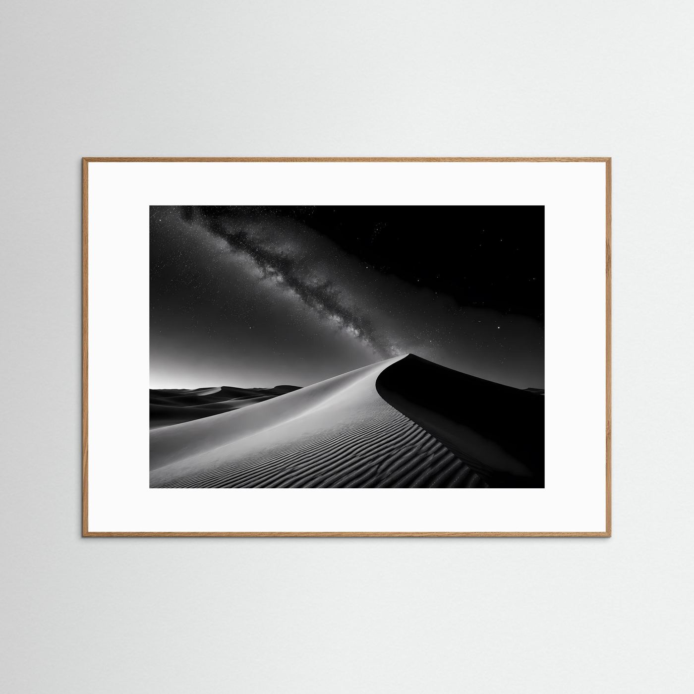Wüste Poster Querformat | Schwarz Weiß Sanddünen mit Milchstraße & Sternenhimmel