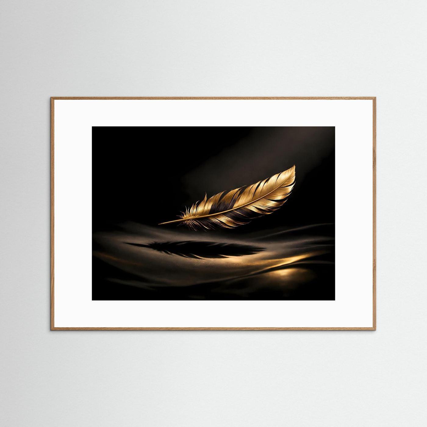 Schwebende Goldene Feder auf Seide | Luxus Kunst & Elegante Wanddeko Querformat