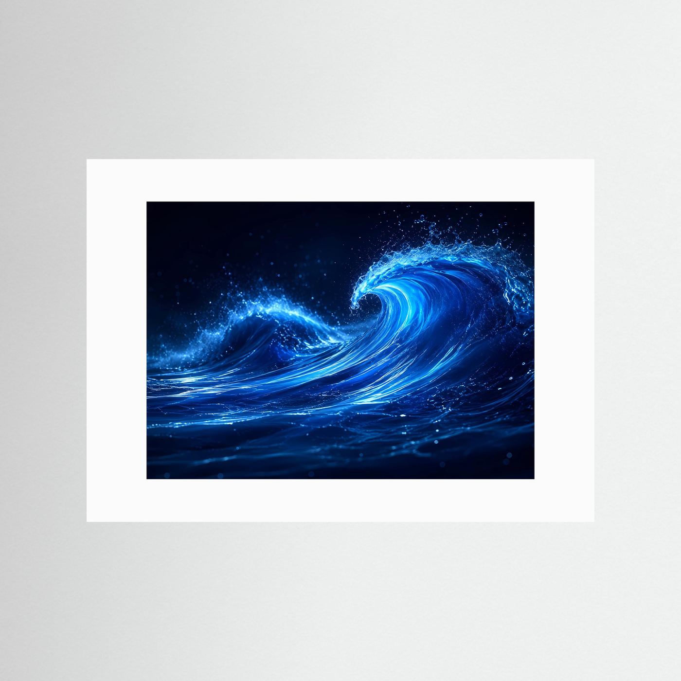 Kraft der Ozeane | Leuchtende Blaue Welle Poster im Modern Art Stil