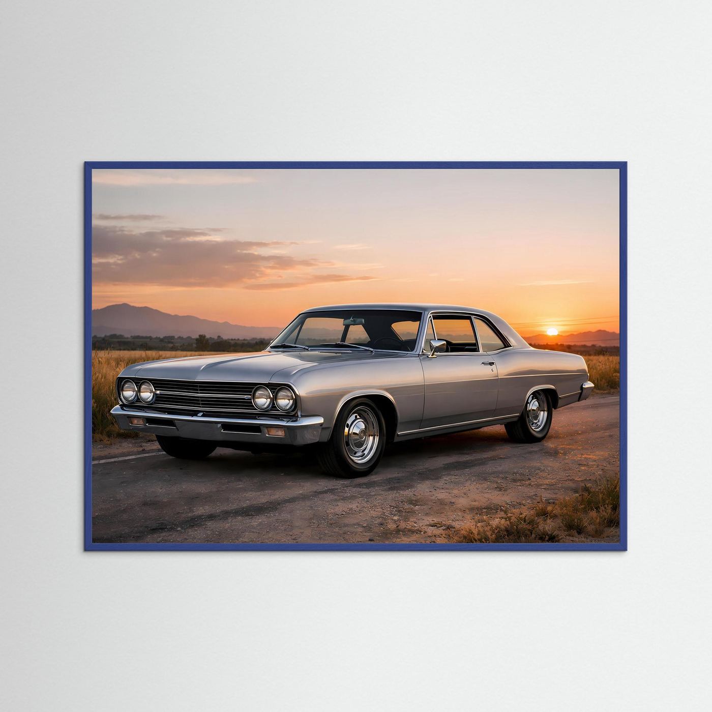 Poster im Querformat mit silbernem US-Oldtimer im blauen Holzrahmen