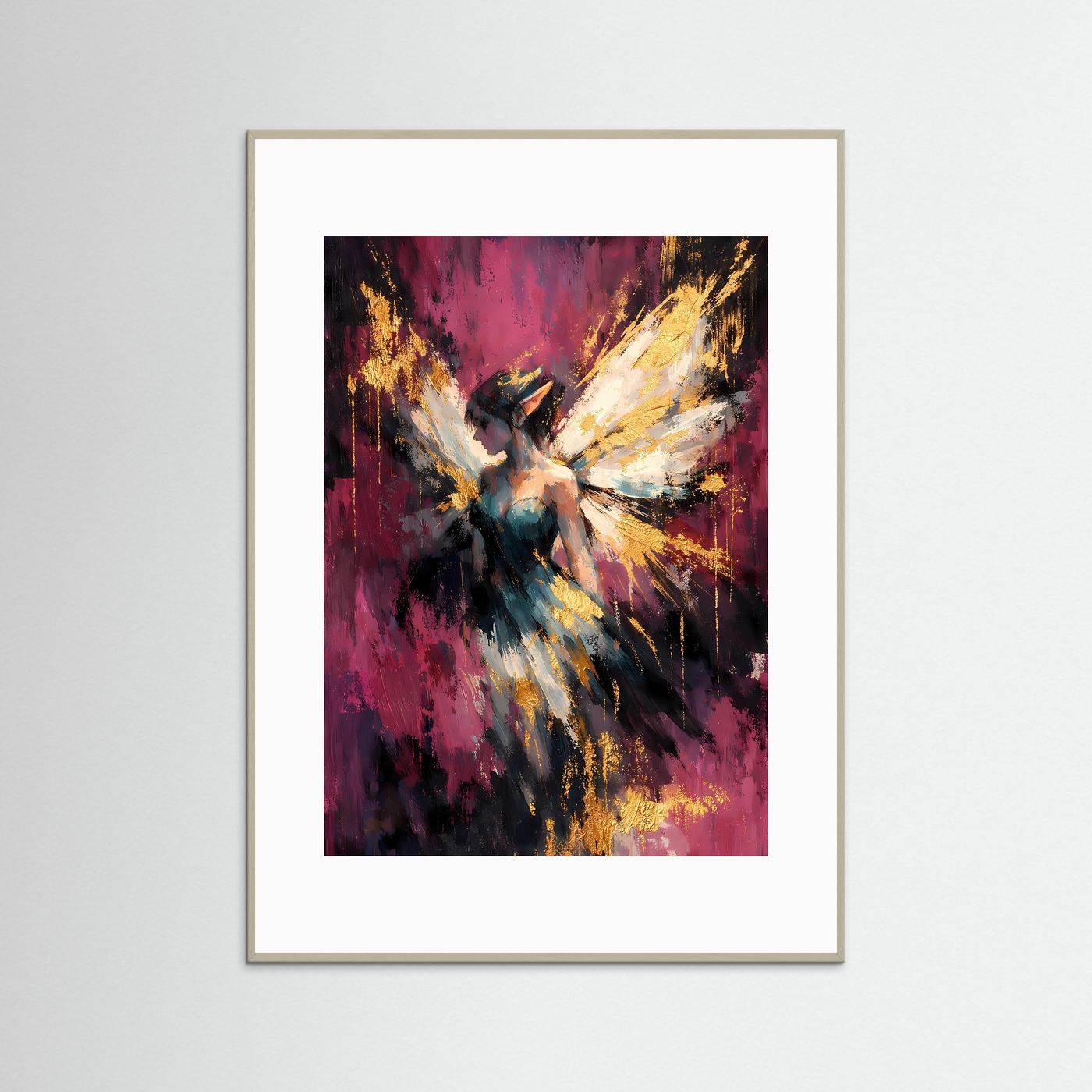 Fantasy-Poster im hellen Holzrahmen mit weißem Passepartout und Feenmotiv in kräftigen Farben