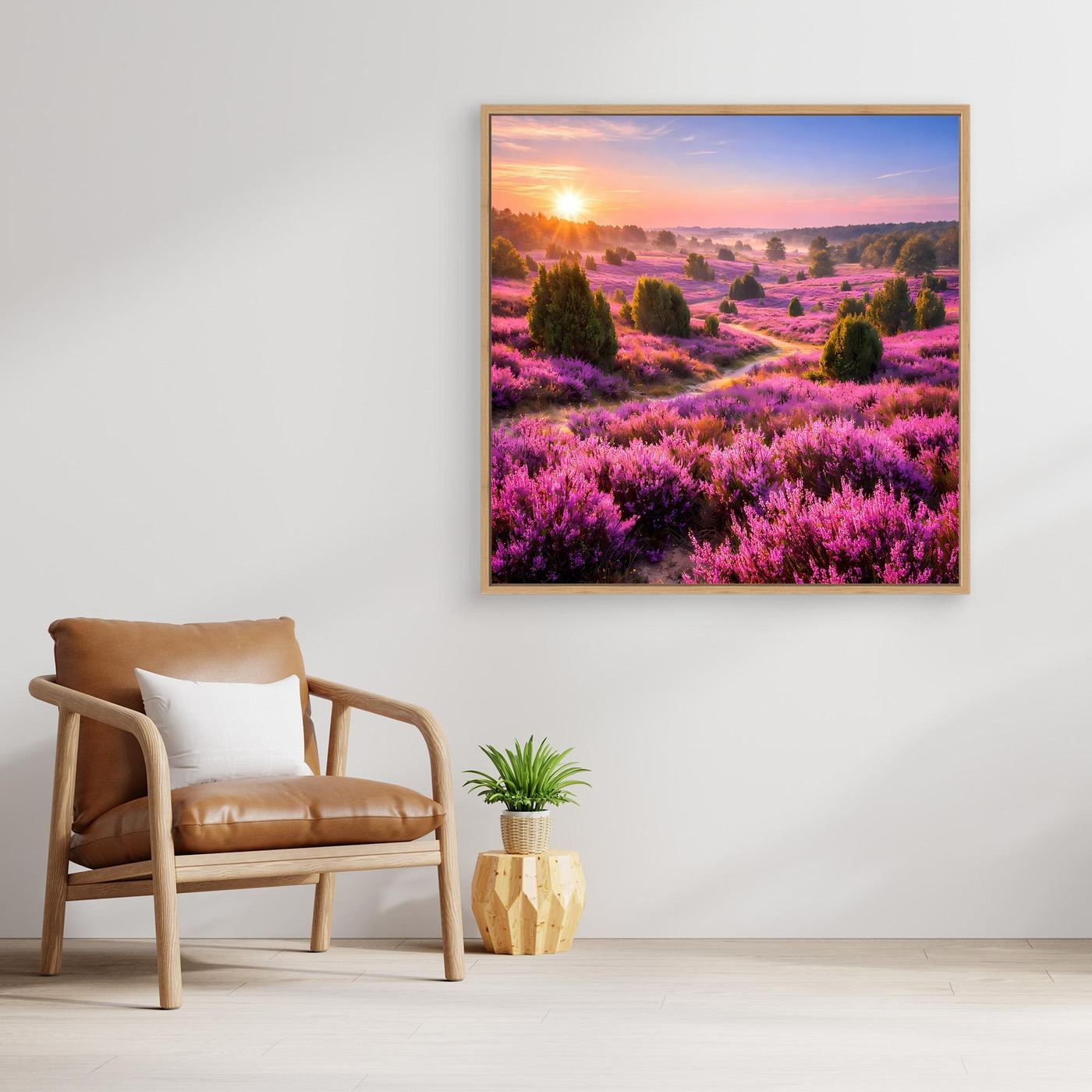 Leinwandbild mit lila blühender Heidelandschaft, Sonnenaufgangshimmel, rechteckig mit Holzrahmen