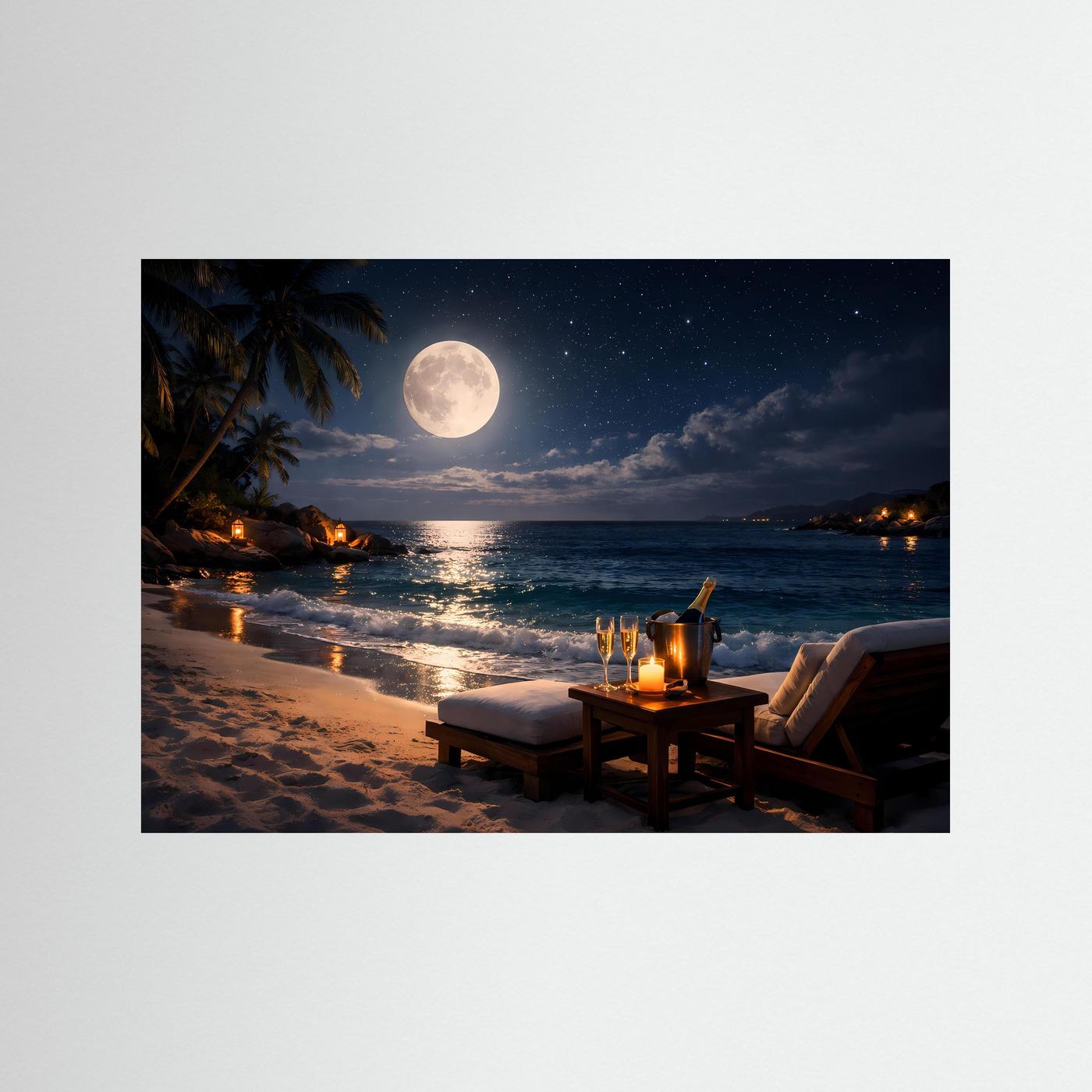 Querformatiges Strandposter: Vollmond am Nachthimmel, Tisch und Liegestühle am Wasser