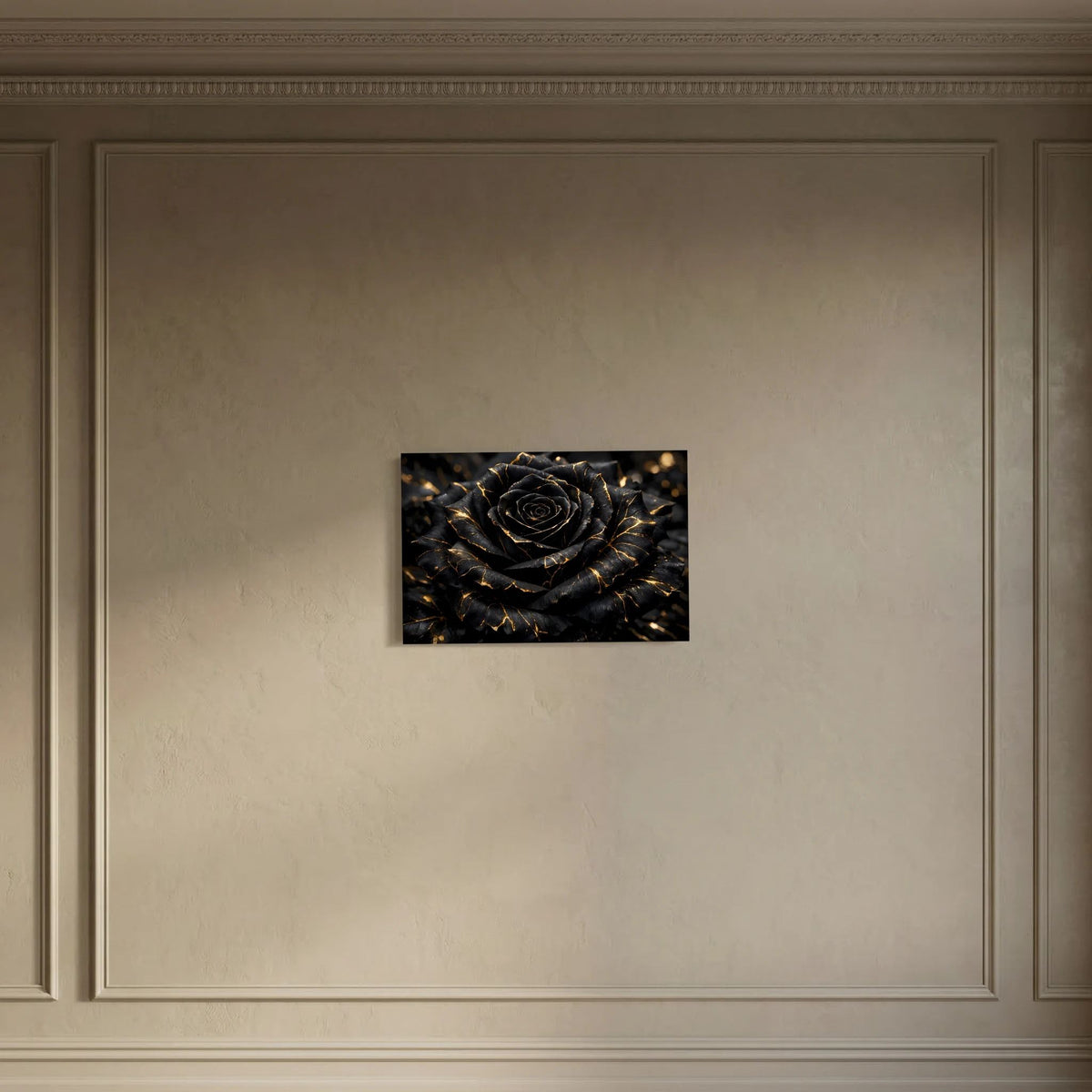 Wandbild im Rechteck: schwarze Rose mit goldenen Adern, mittiges Motiv