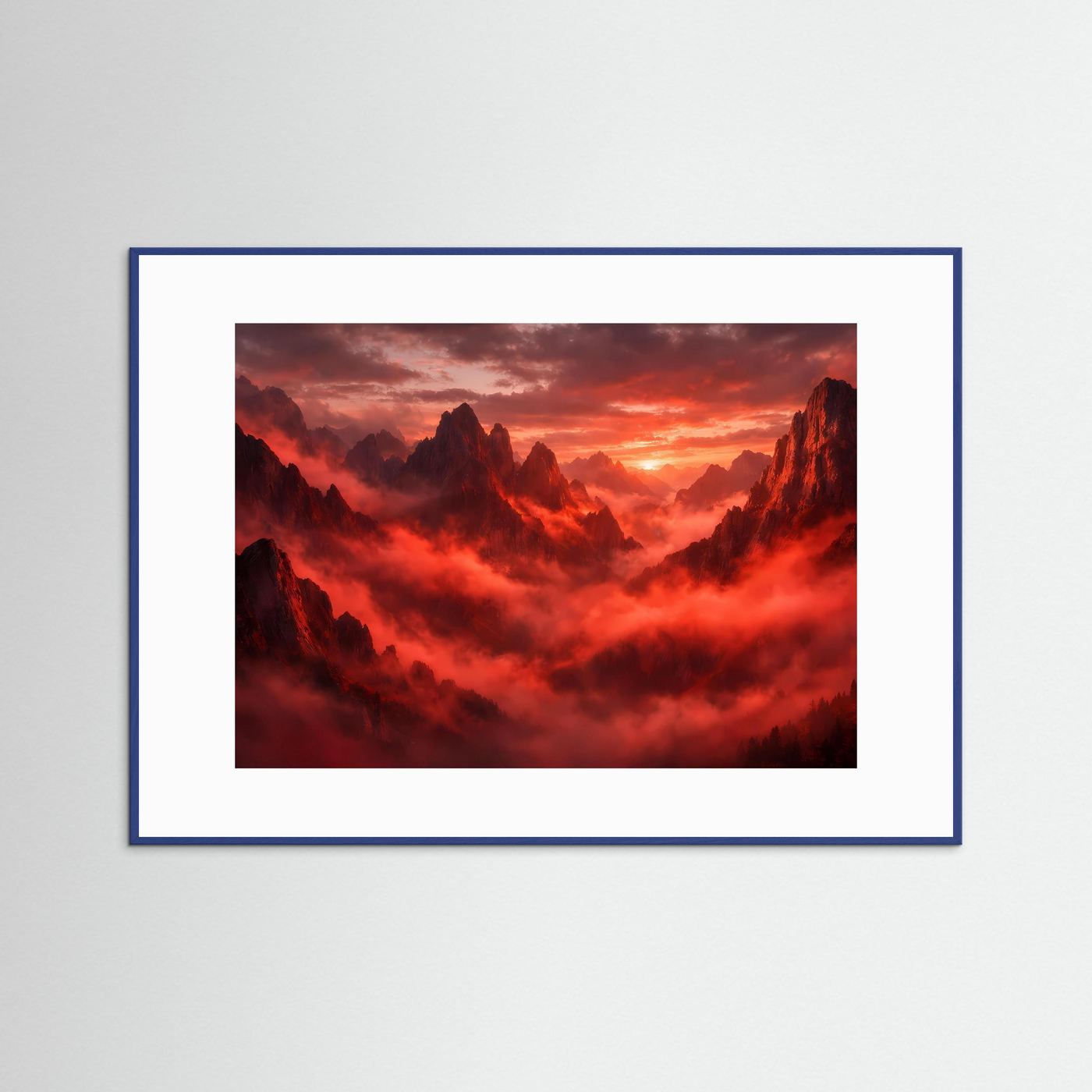 Wandbild mit blauem Rahmen und roter Berglandschaft im Nebel