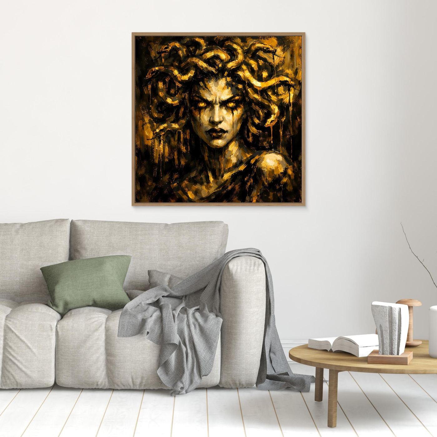 Leinwand Goldene Medusa in düsterer Optik | Modernes Mythologie Wandbild Luxus