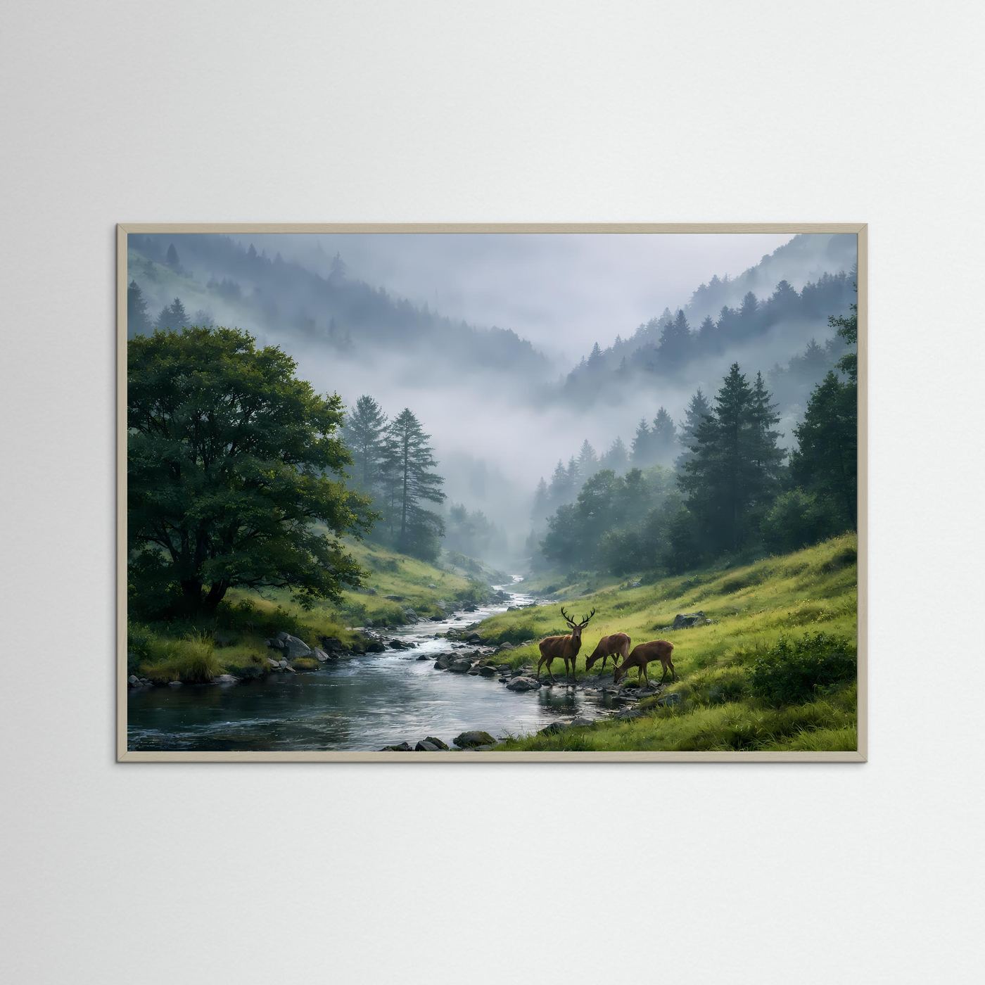 Naturposter mit grauem Rahmen, Querformat: Bergwaldlandschaft mit Bach und Hirschen