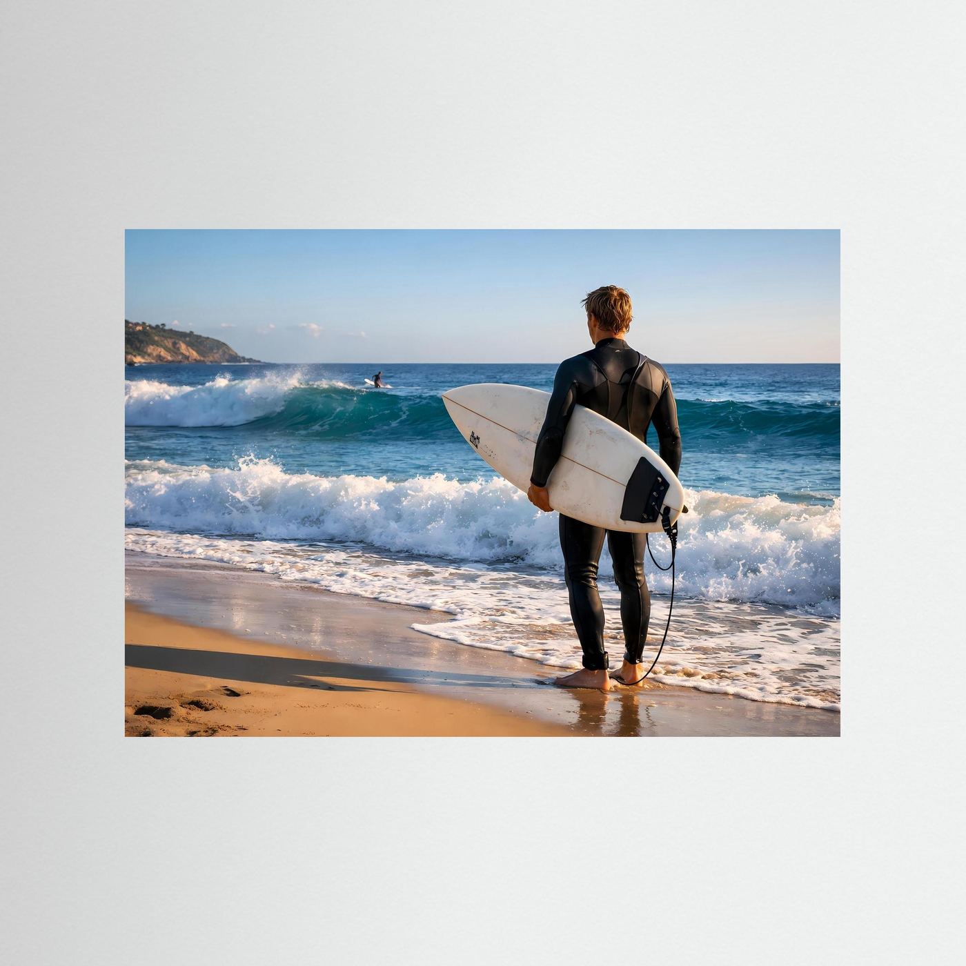 Surfer-Poster im Querformat mit Ozeanmotiv, ohne sichtbaren Rahmen