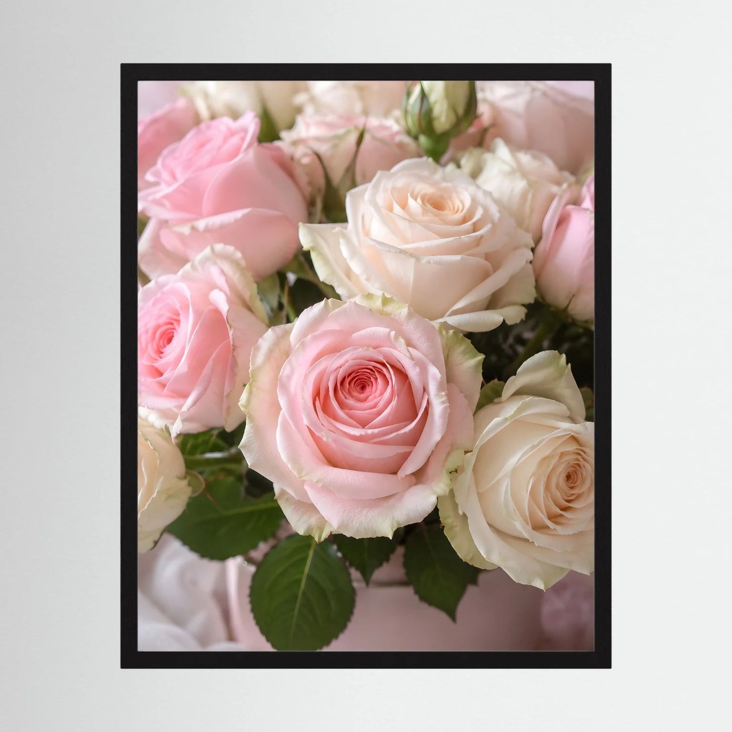 Hochformatiges Rosenposter mit rosa und weißen Rosenblüten im schwarzen Rahmen