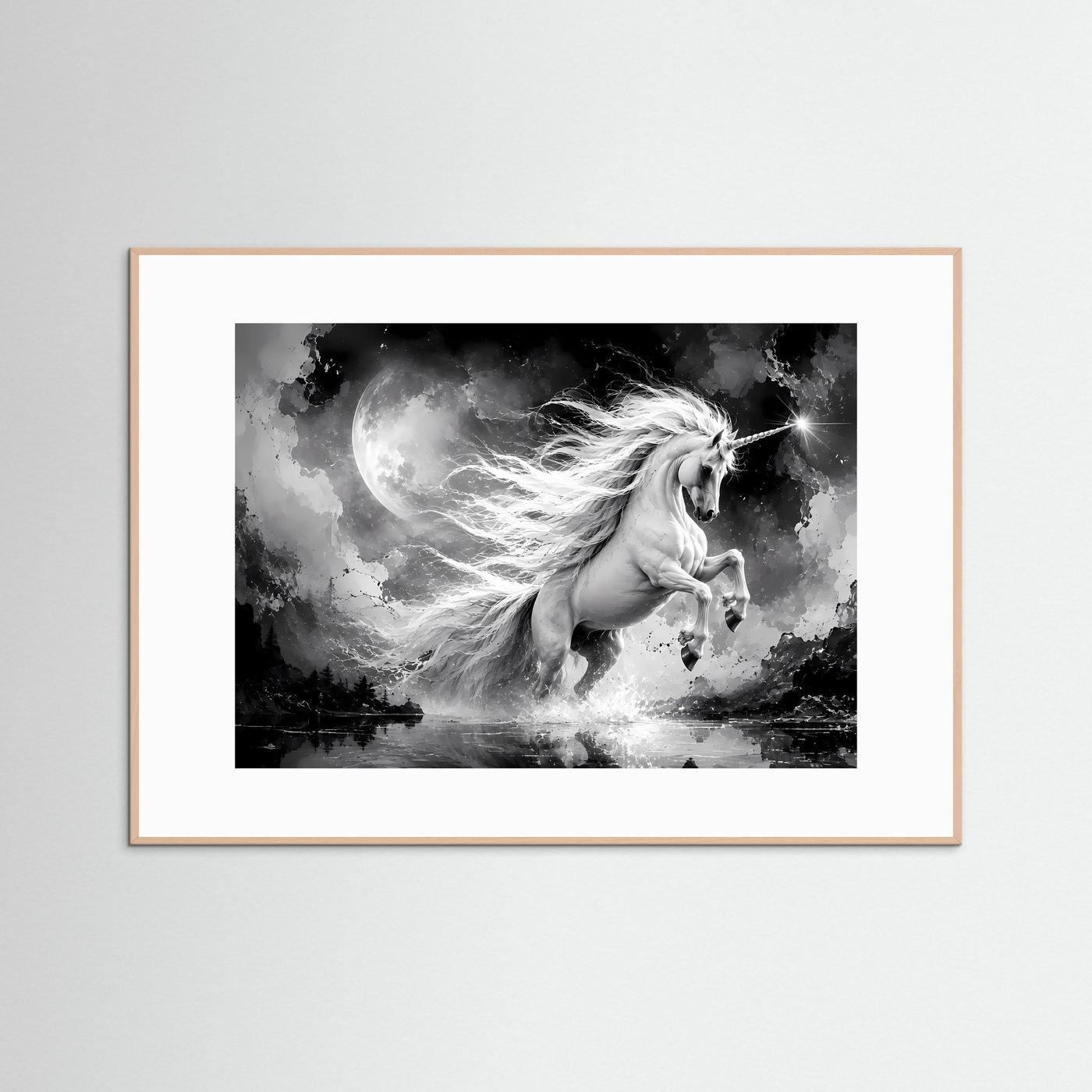Wandkunst mit Einhorn vor Mond, Schwarzweiß, heller Holzrahmen