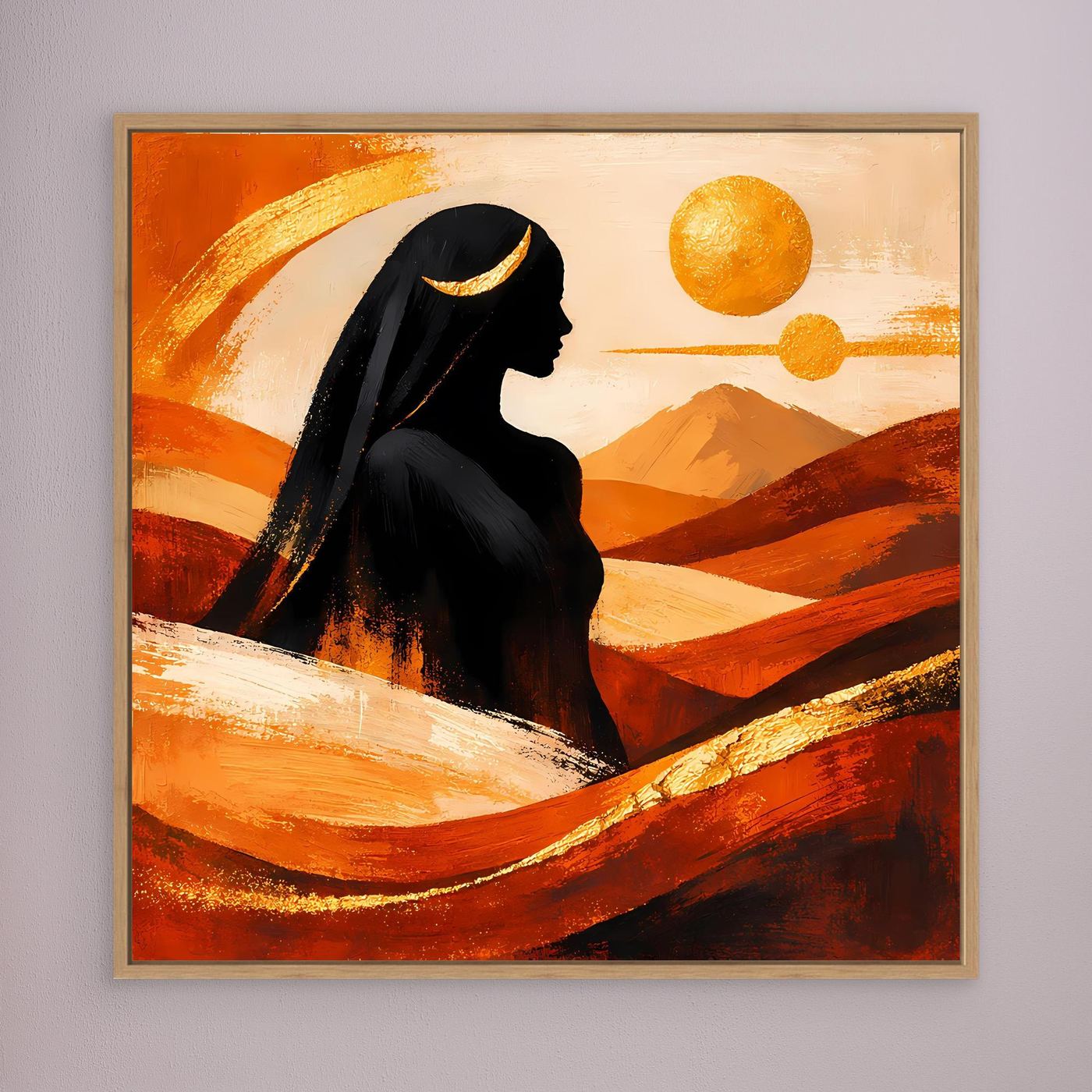 Leinwandbild: Wüstenkönigin mit schwarzer Silhouette, goldene Sonne, Terrakotta, goldbrauner Rahmen
