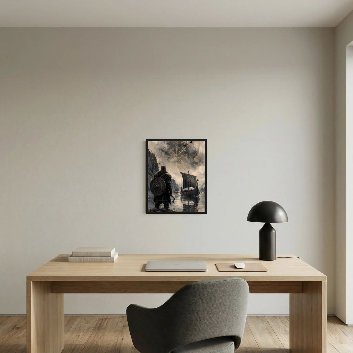 Hochformat-Wandbild mit Wikingerkrieger, Rundschild und Langschiff im Bildmittelpunkt
