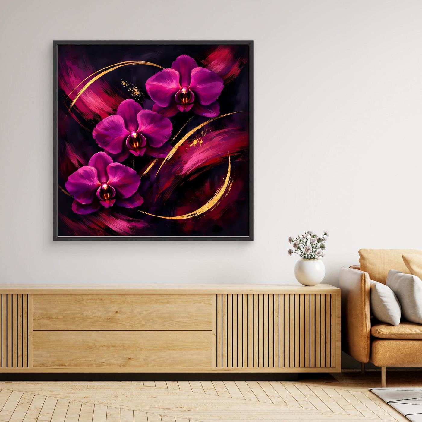 Schwarz gerahmtes Leinwandbild mit magentafarbenen Orchideen und goldenen Bögen.