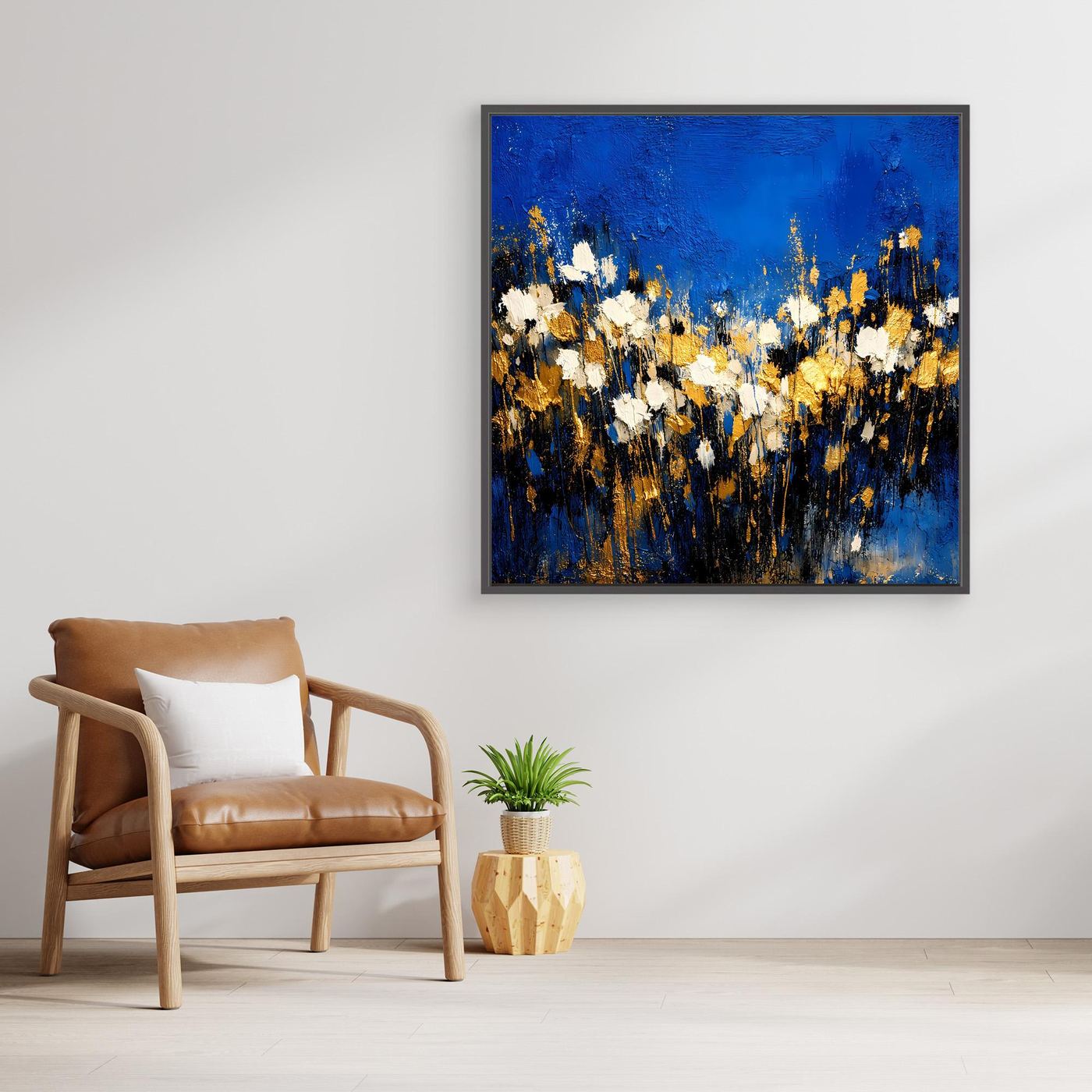 Wandbild: abstrakte Blumenwiese in Blau, Weiß und Gold, mit Rahmen und Spritz-Details
