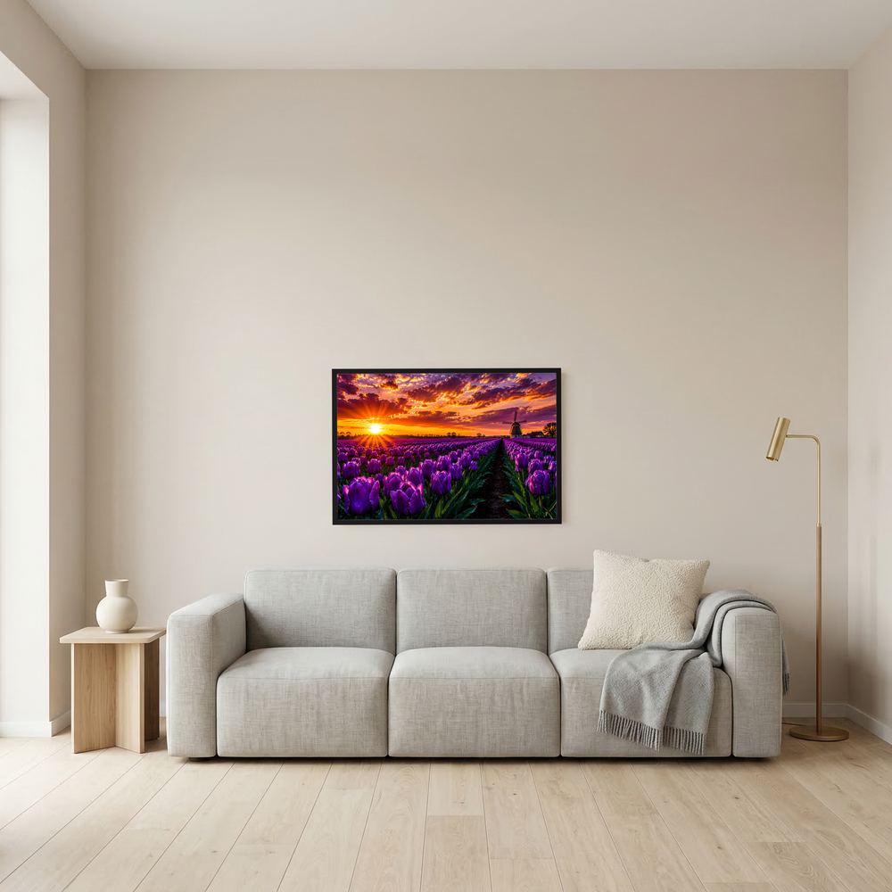 Kleines Wandbild-Poster mit violettem Tulpenfeld, Windmühle und Sonnenuntergang, schwarzer Rahmen