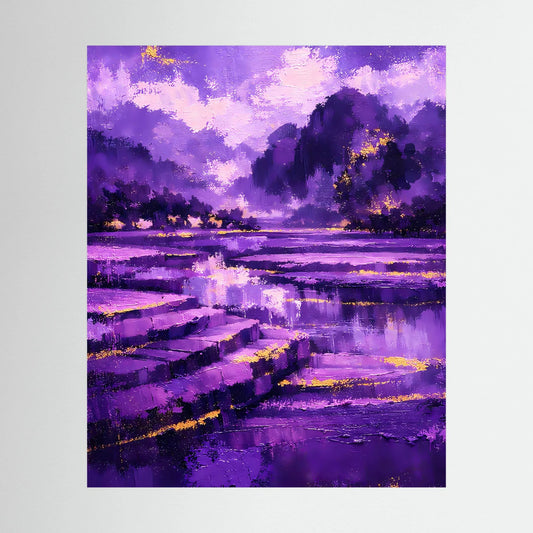 Hochformat-Poster mit abstrakter violetter Berg- und Flusslandschaft, goldenen Lichtakzenten