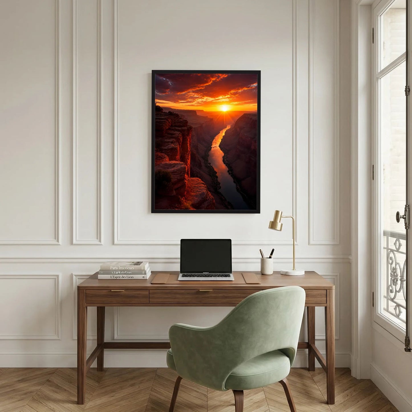 Gerahmtes Poster mit Canyonfluss beim Sonnenuntergang, schwarze Einfassung