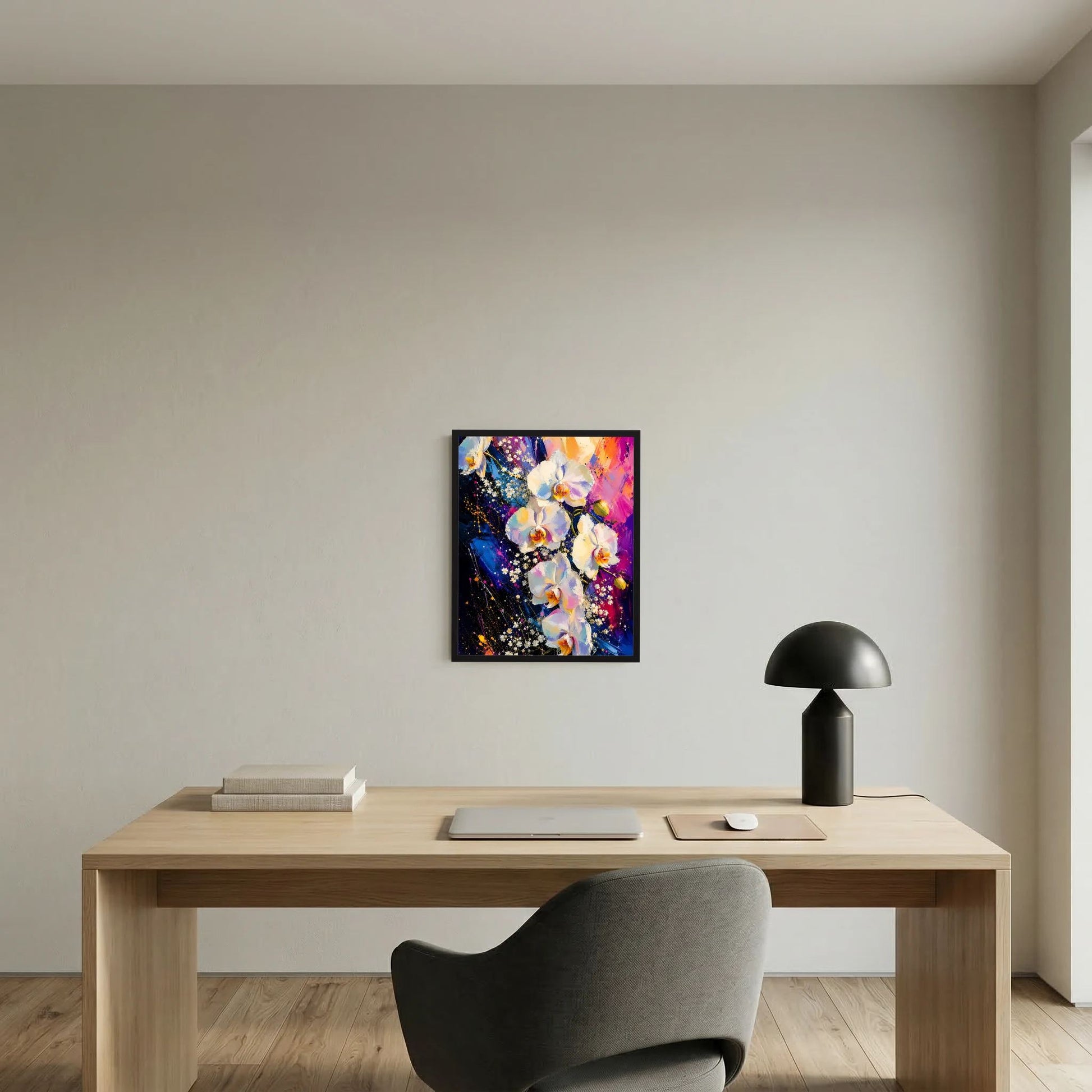 Gerahmtes Poster mit abstrakten weißen Orchideen in buntem Blau-Pink-Gold-Kontrast