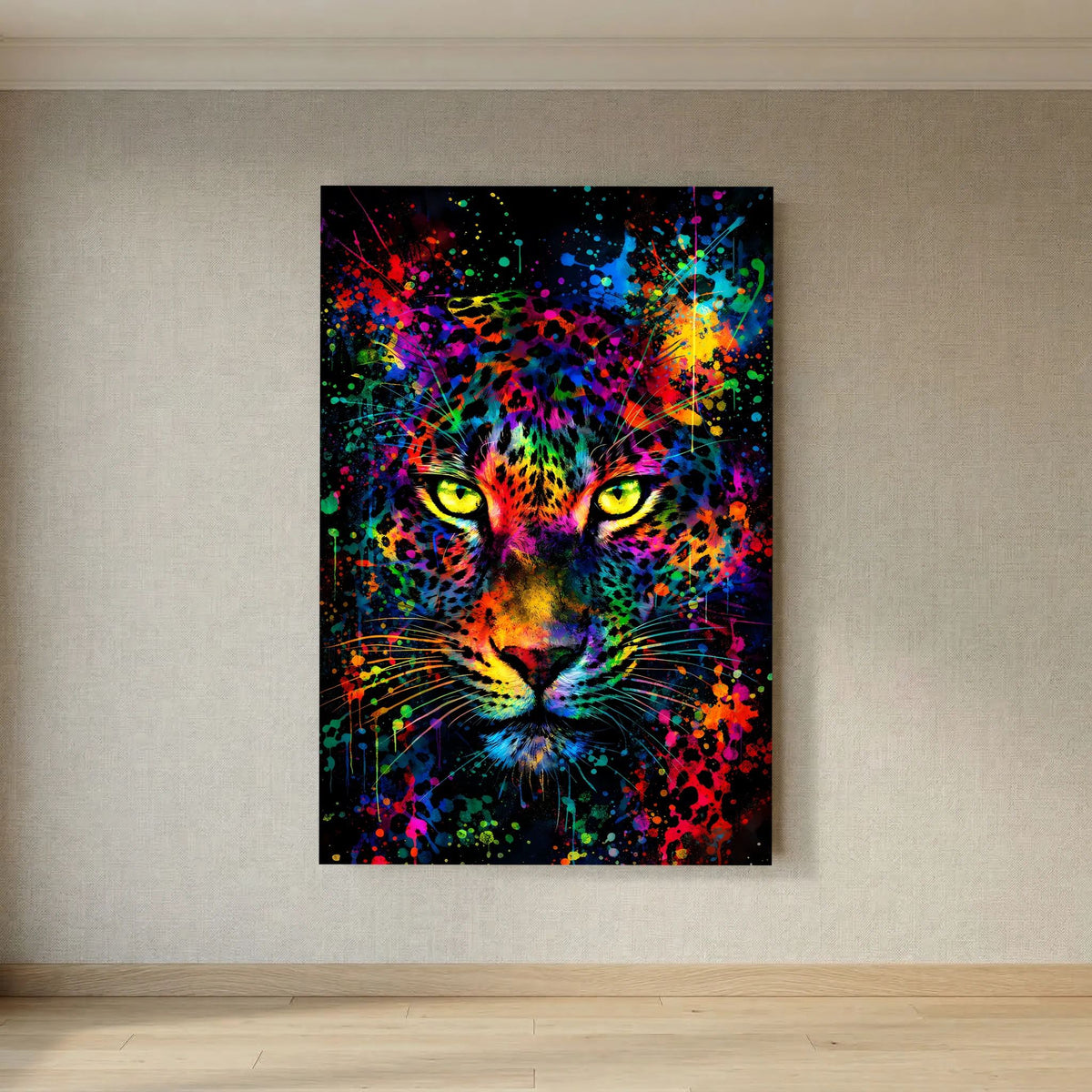 Poster mit Leopardenblick in Regenbogen-Neonfarben, kontrastreiche Spritzer, vertikal