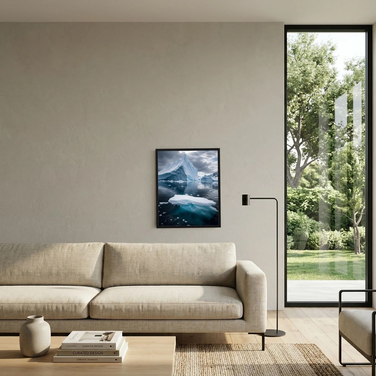 Gerahmtes Hochformat-Poster mit Antarktis-Eisbergen, blaues Wasser und weiße Eisschollen