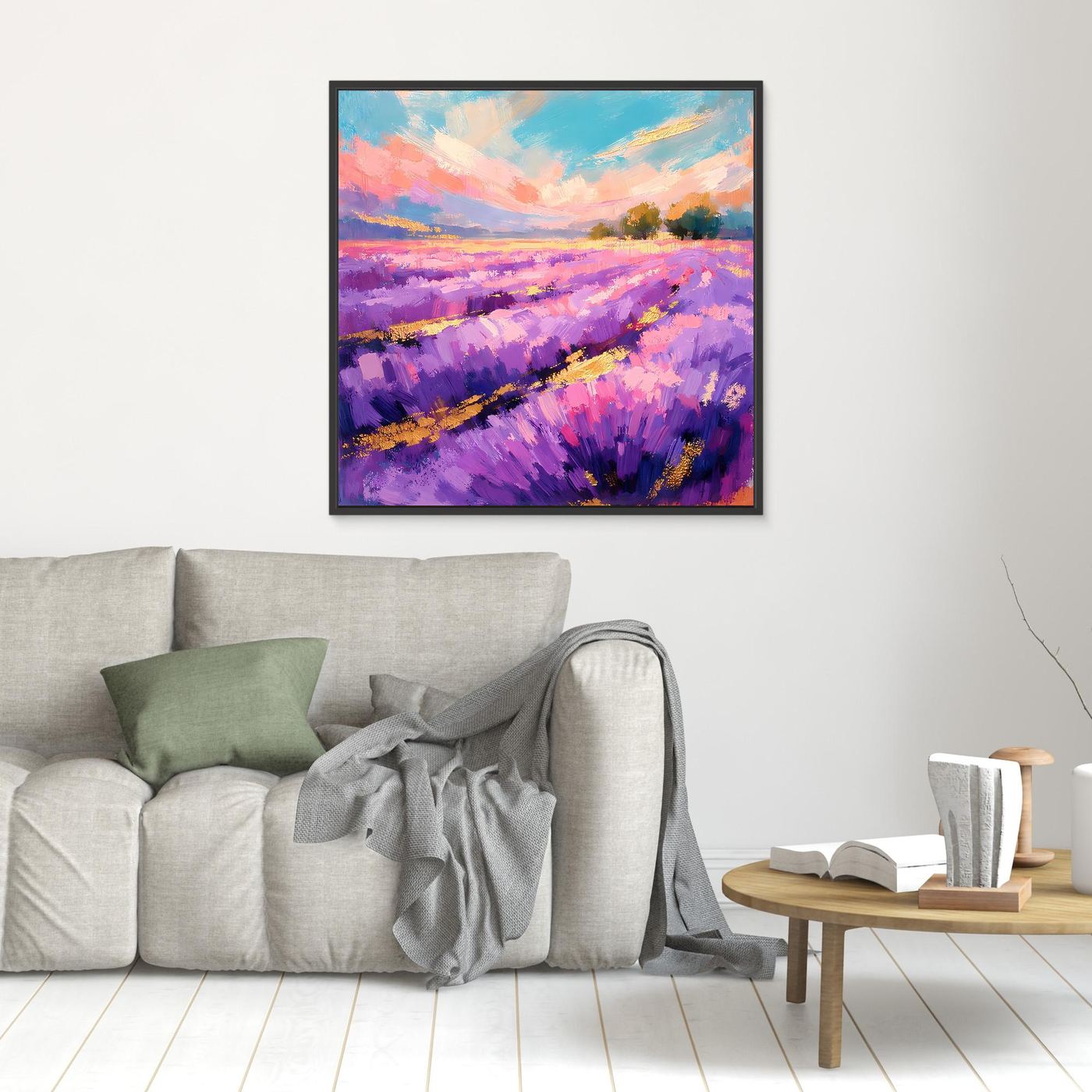 Leinwandbild mit abstrakter Lavendel-Landschaft in Violett und goldenen Akzenten, mit schwarzem Rahmen