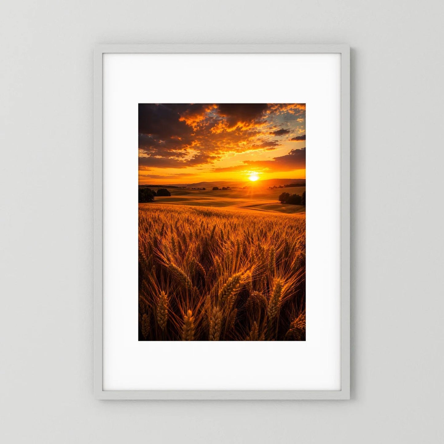 Gerahmtes Poster mit goldenem Weizenfeld bei Sonnenuntergang im Hochformat