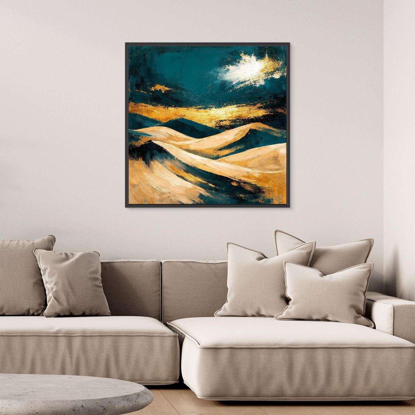 Abstraktes Wandbild mit Dünenoptik: Petrol, Beige und goldene Highlights