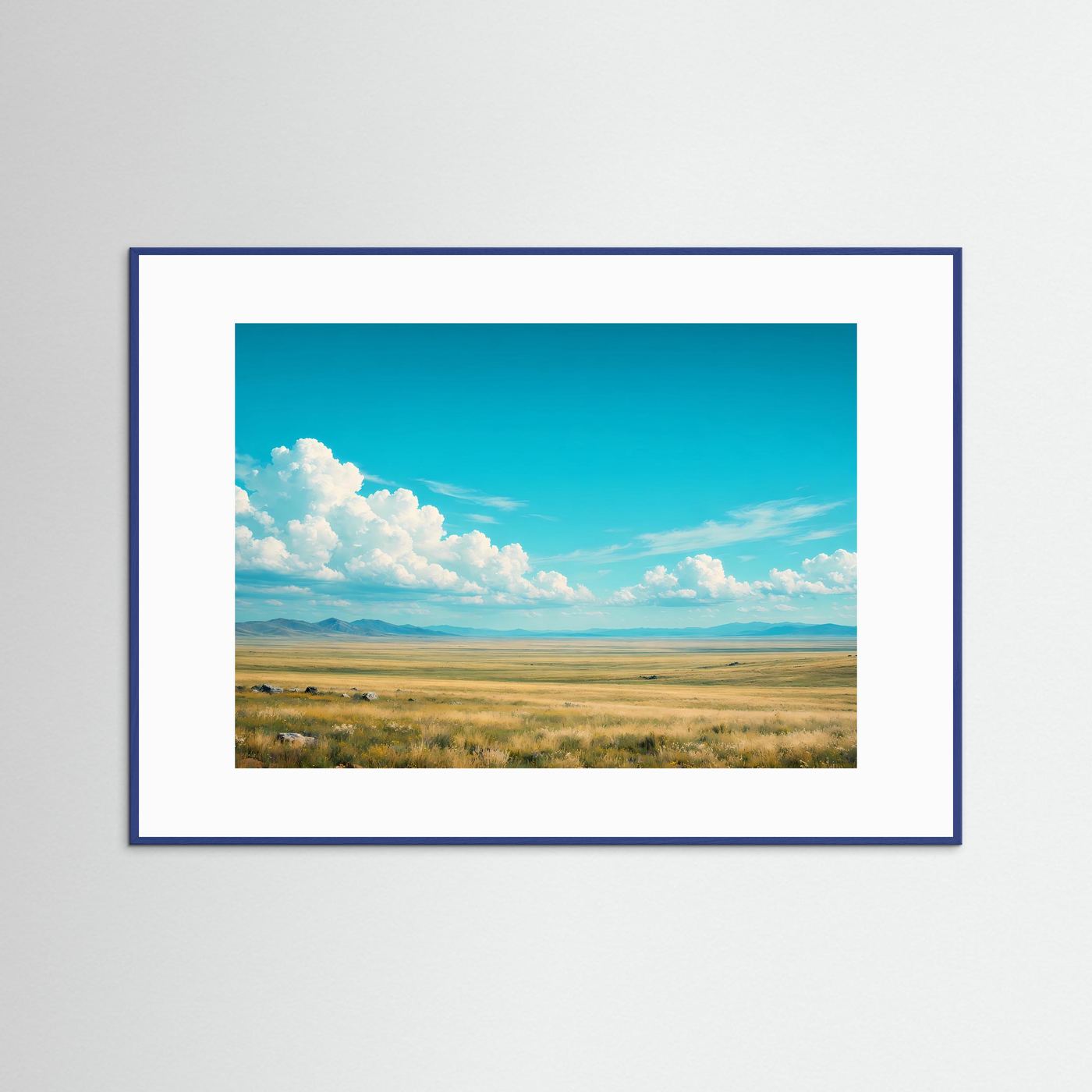 Panorama-Landschaftsposter mit blauem Holzrahmen und weißem Rand, Steppe und Himmel