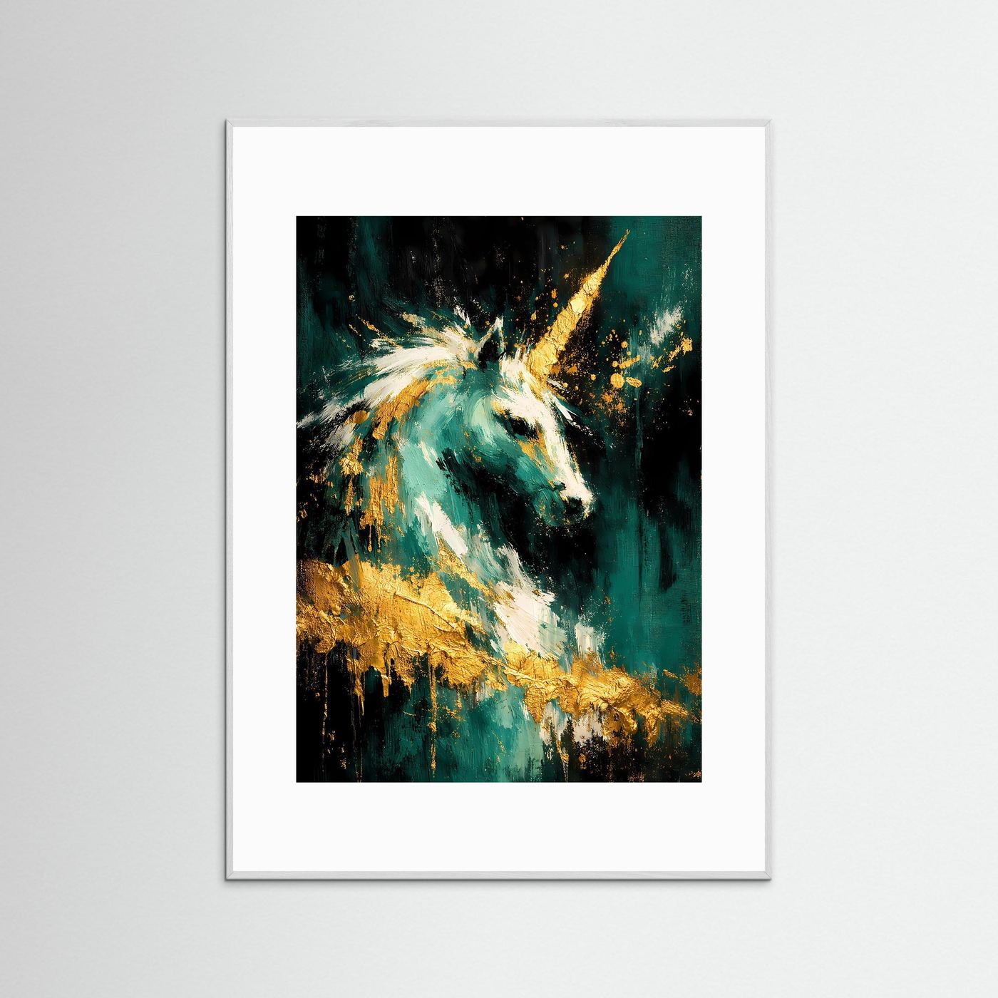 Gerahmtes Kunstposter Einhorn, smaragdgrün und flüssiges Gold, silbergrau gerahmt.