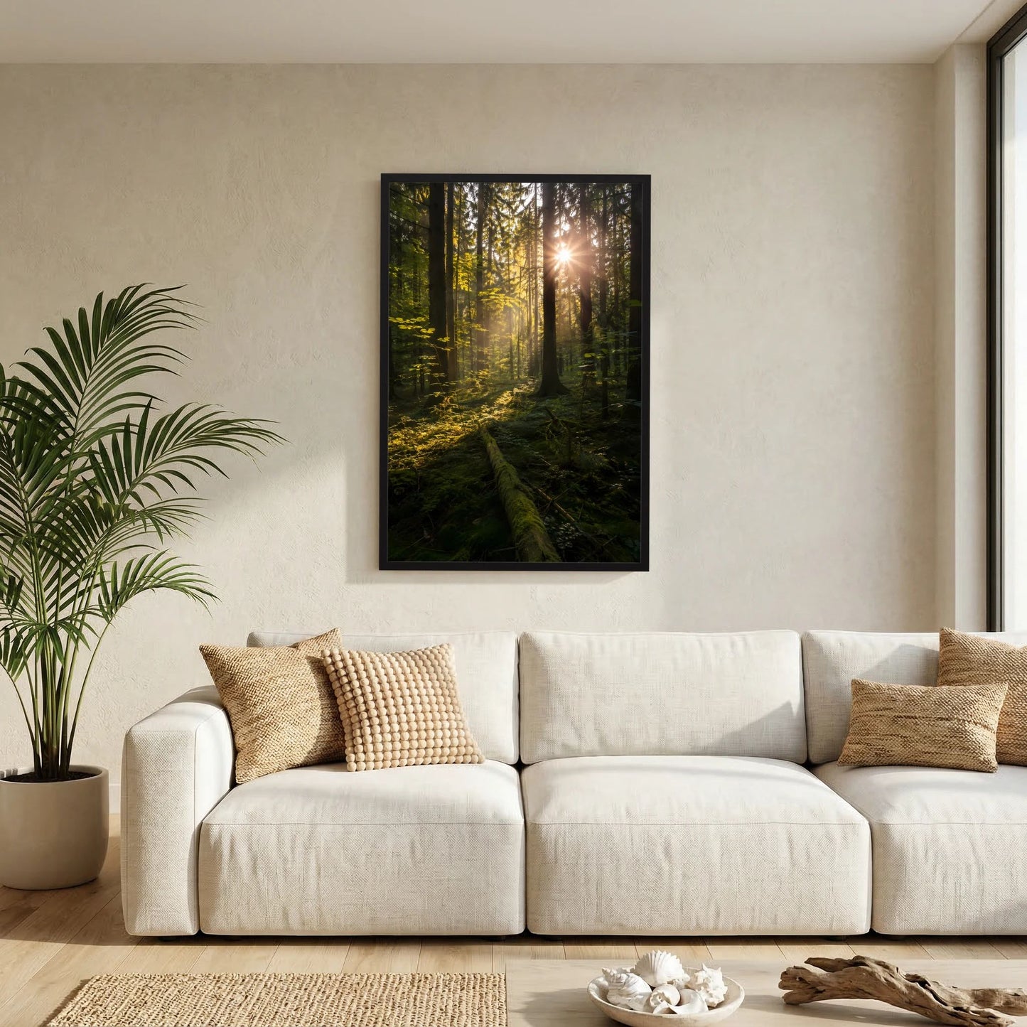 Hochformat-Poster mit schwarzem Rahmen: grüner Wald, Lichtstrahlen zwischen Bäumen.