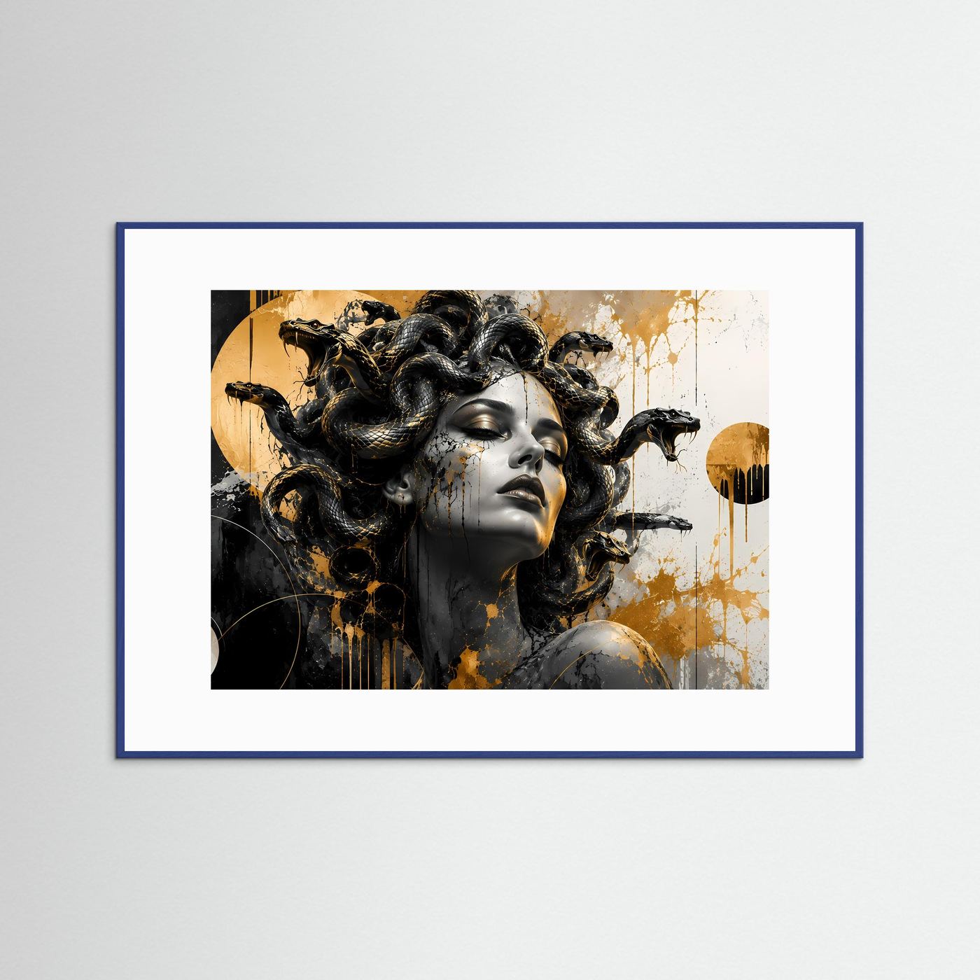 Medusa mit schwarzen Schlangen | Abstrakte Kunst in Schwarz & Gold