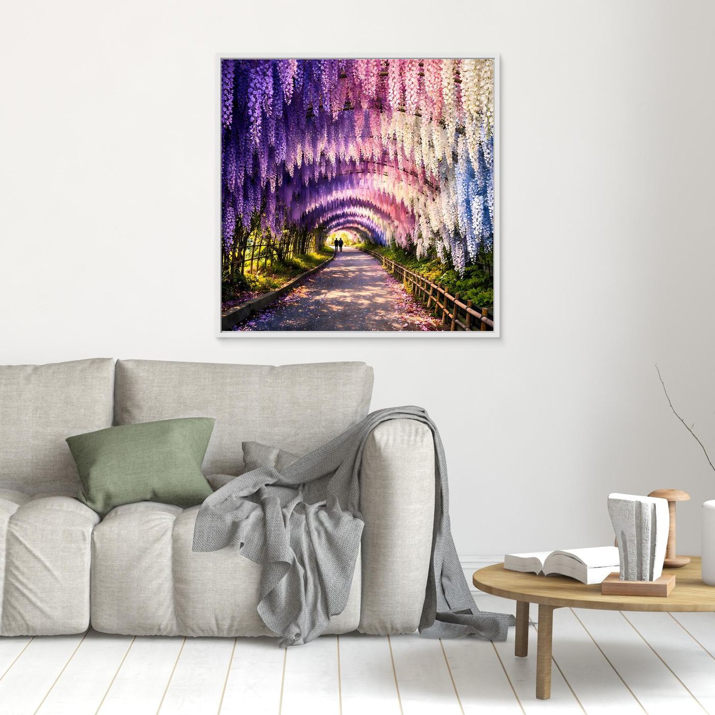 Leinwandbild Wisterientunnel mit lila, rosa und cremefarbenen Blüten, Weg; weißer Rahmen