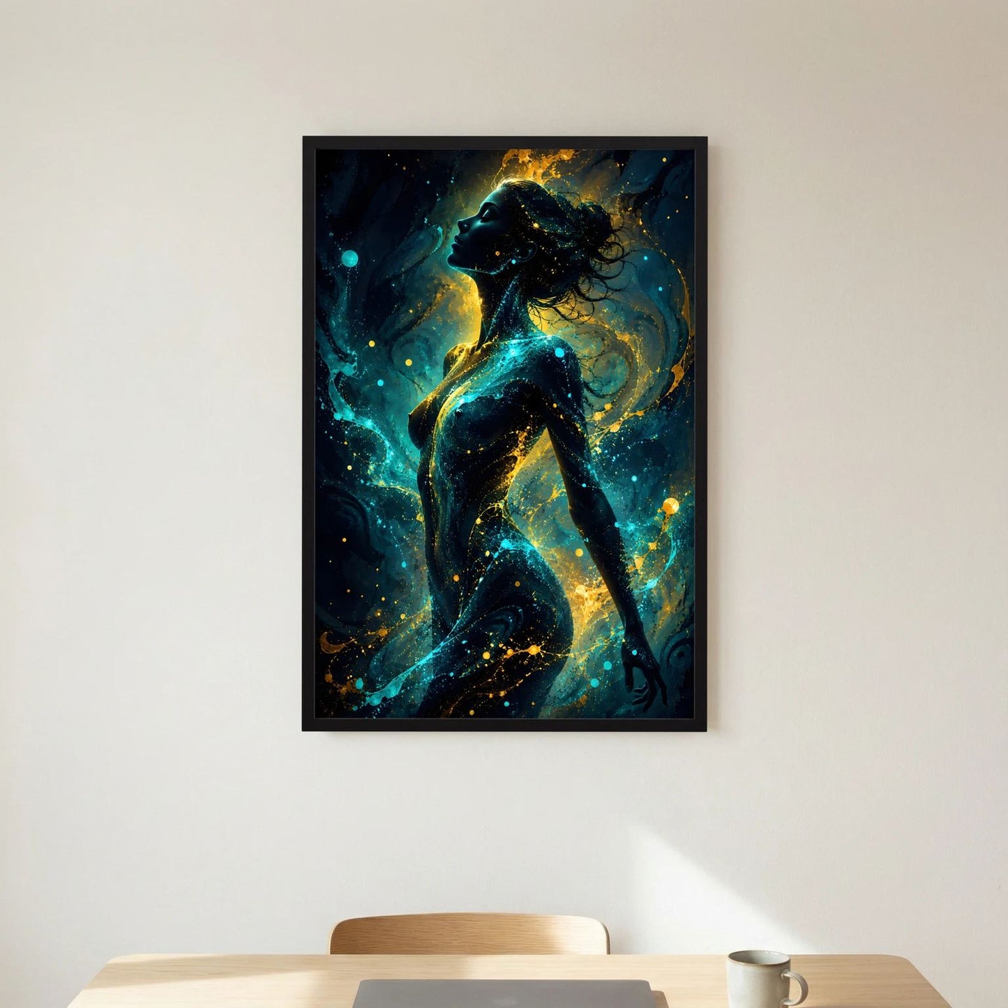 Wandbild mit schwarzem Rahmen, abstrakte Frauensilhouette in Türkis und Gold