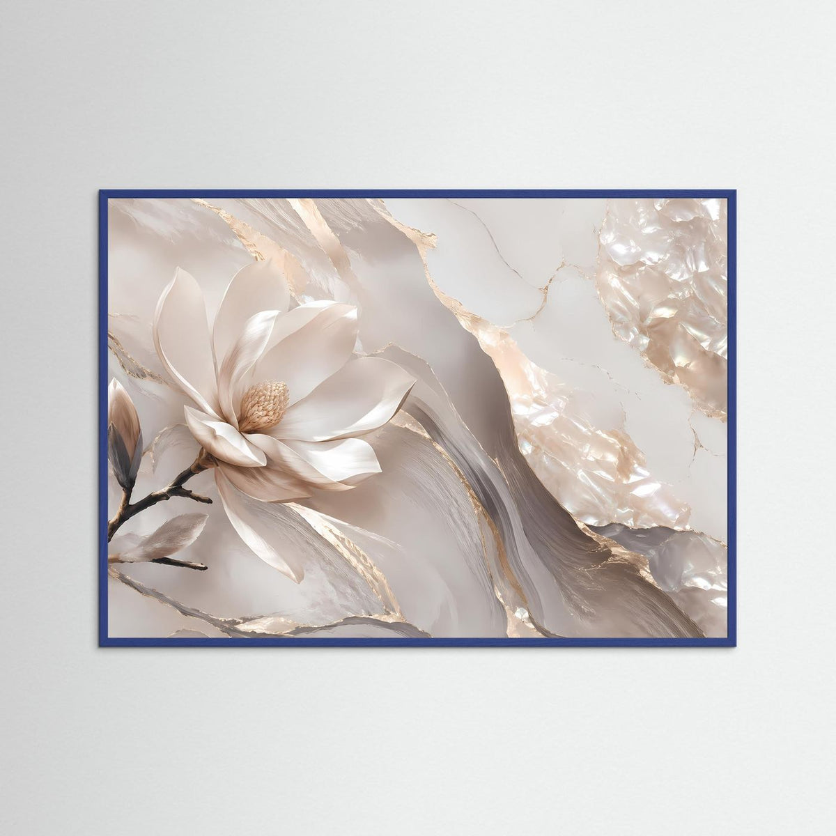 Florale Wandkunst mit weißer Magnolie, Perlmutt- und Goldakzenten, blauer Rahmen.