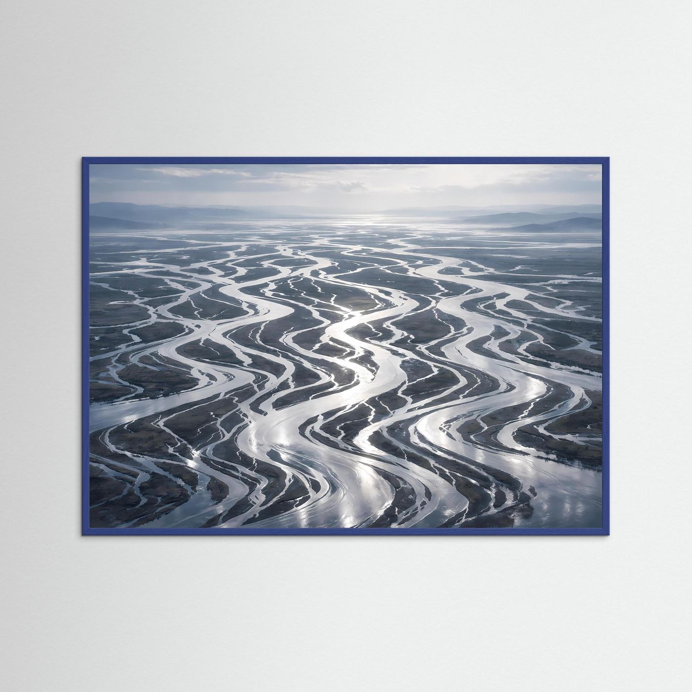 Wandbild mit Flussdelta-Motiv in Blau-Grau, blauer Rahmen